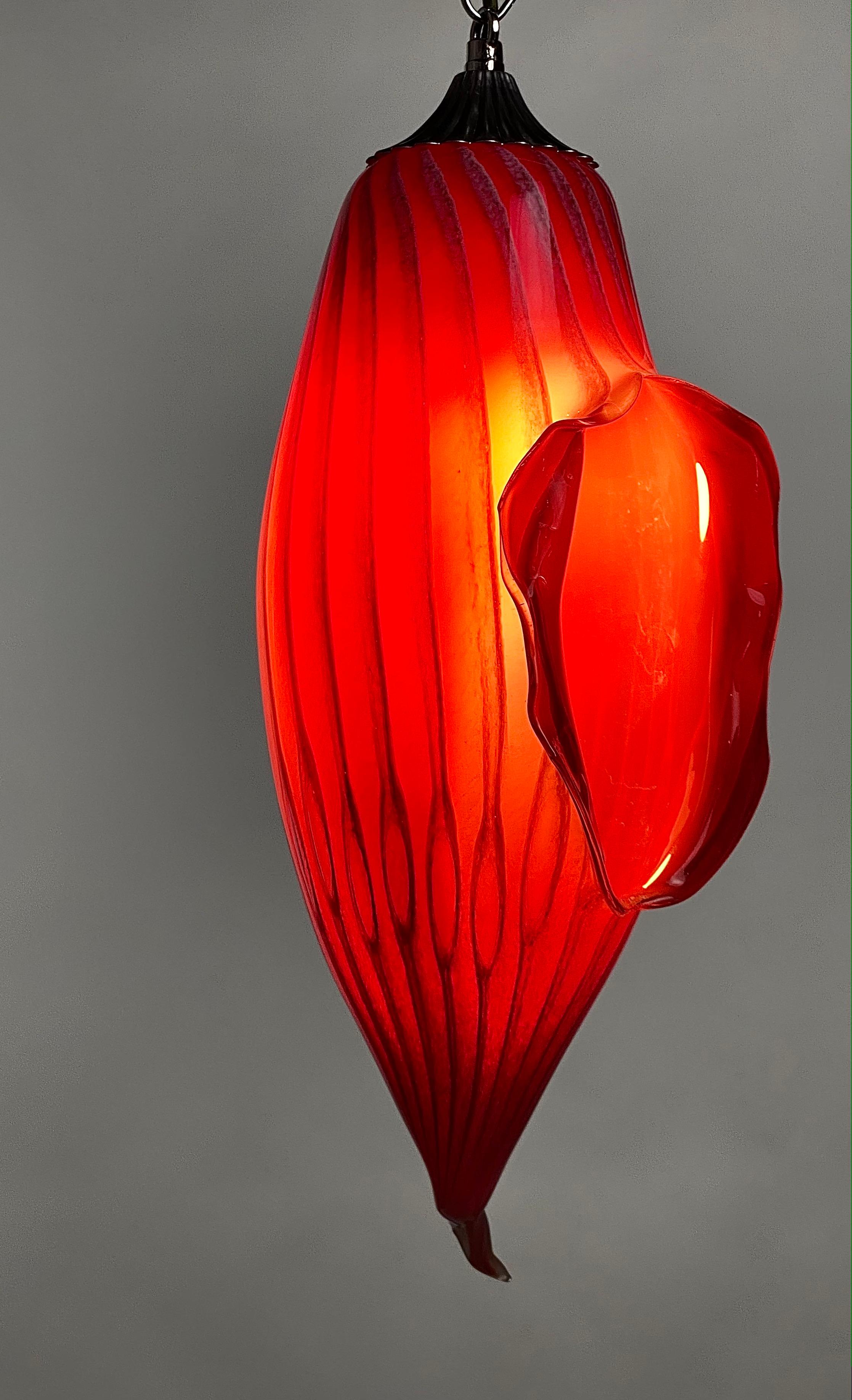 Verre brun Lampe de table ou lampe suspendue en verre soufflé rouge, 21e siècle par Mattia Biagi en vente