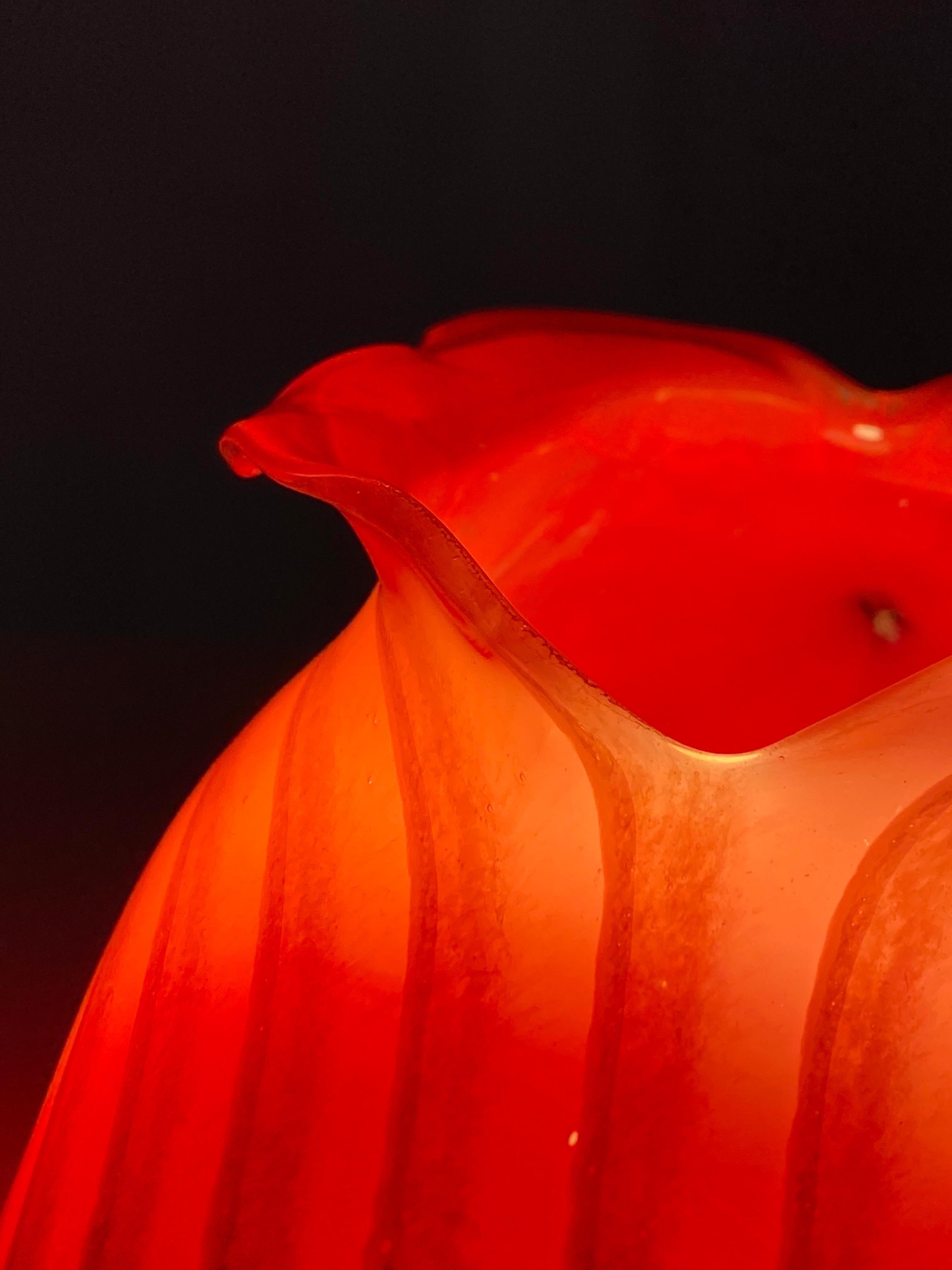 Lampe de table ou lampe suspendue en verre soufflé rouge, 21e siècle par Mattia Biagi en vente 2