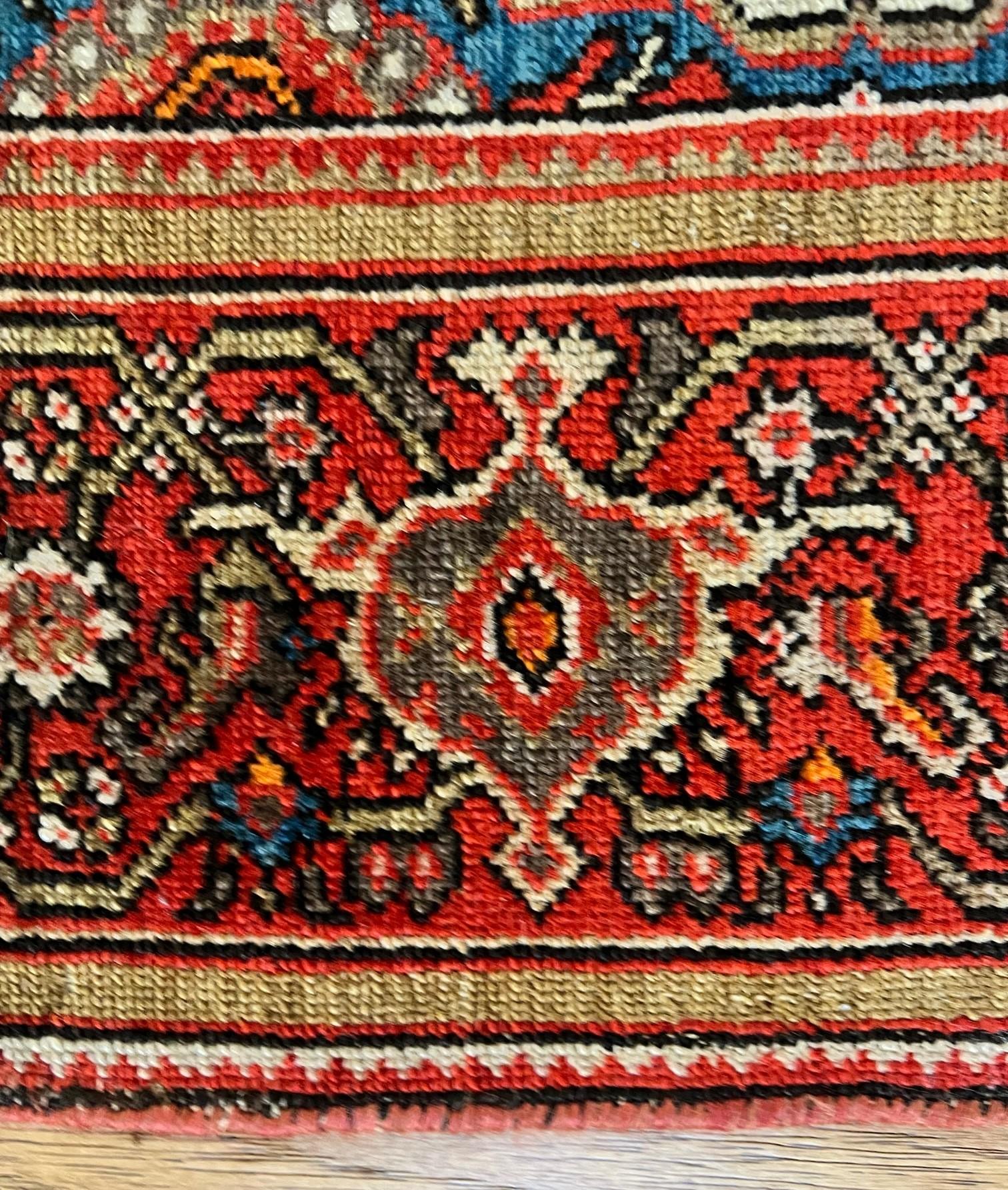 Alfombra persa vintage Sarouk de lana y seda roja, azul y crema en venta 7