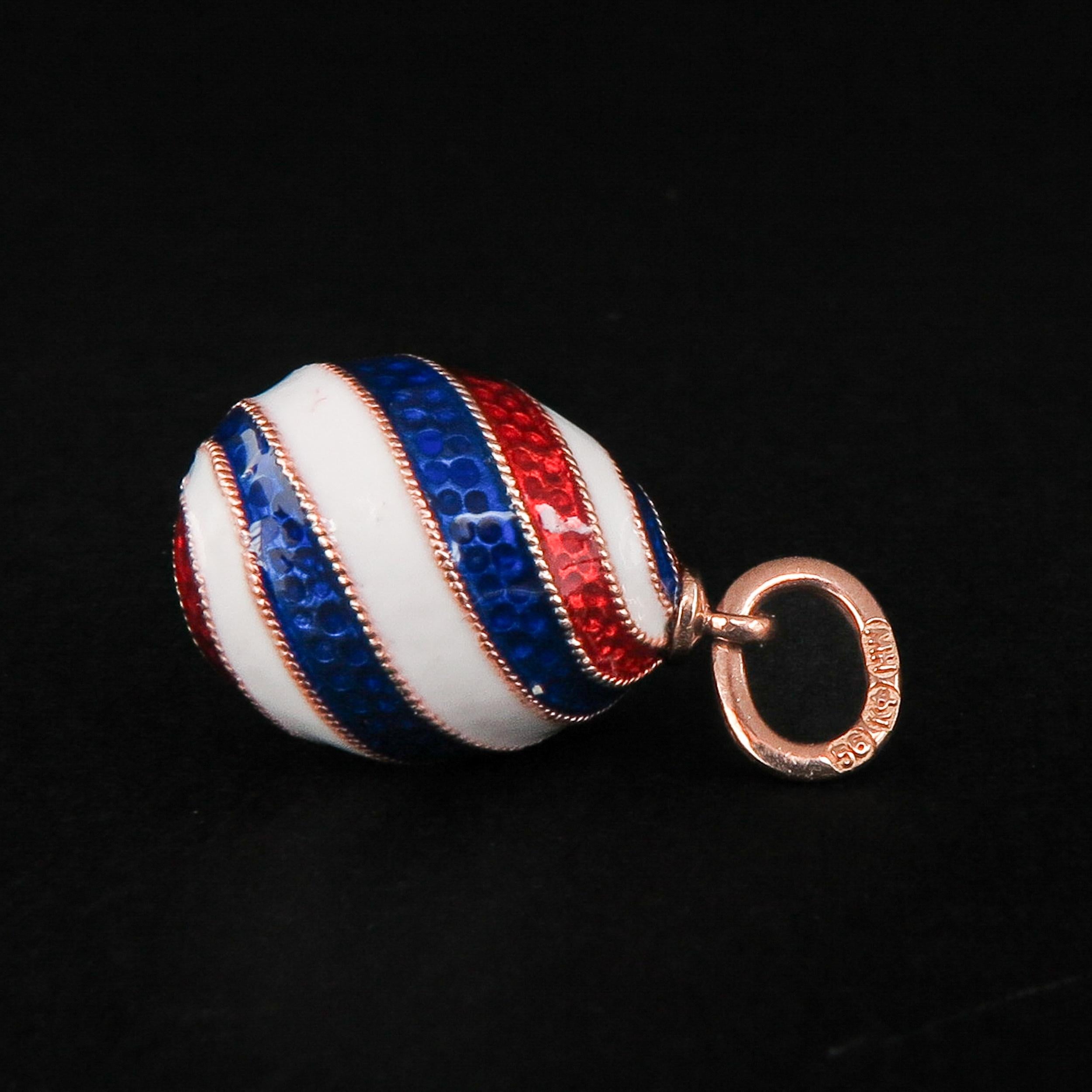 Ciondolo a forma di uovo in oro 14 carati con smalto rosso, blu e bianco in vendita 2