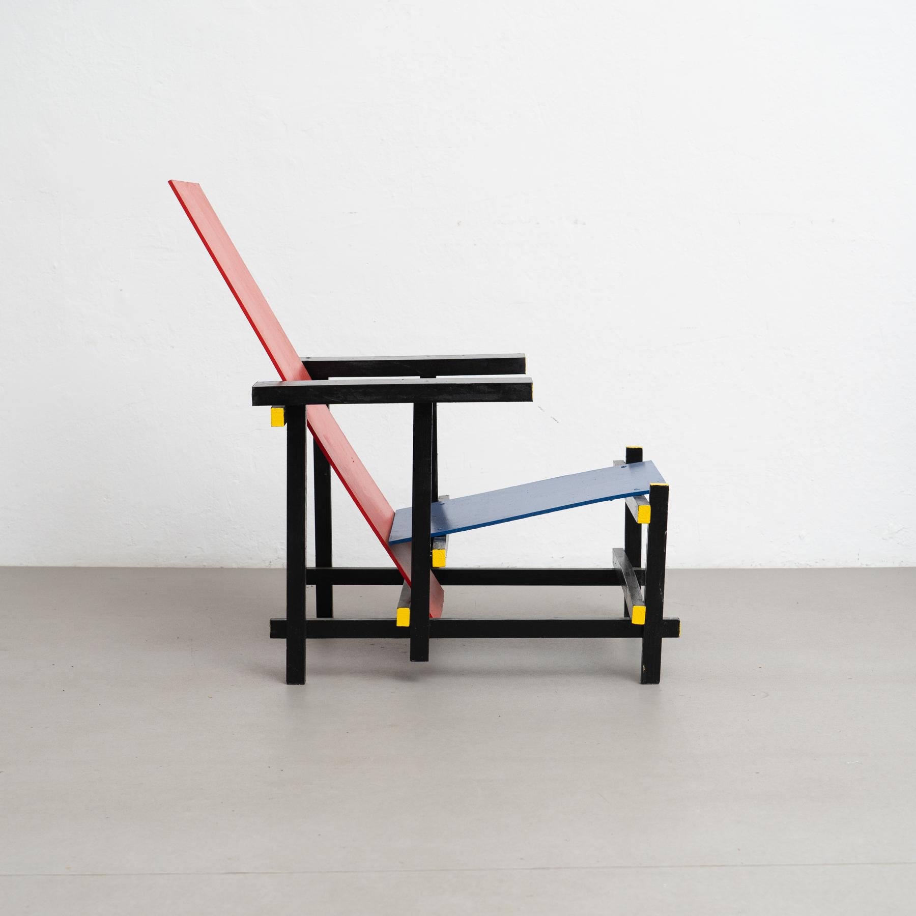 Fin du 20e siècle Chaise rouge et bleue - D'après le Design de Gerrit Rietveld, circa 1970 en vente