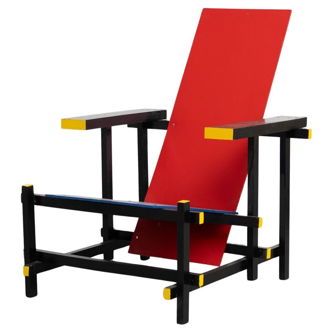 Chaise rouge et bleue - D'après le Design de Gerrit Rietveld, circa 1970