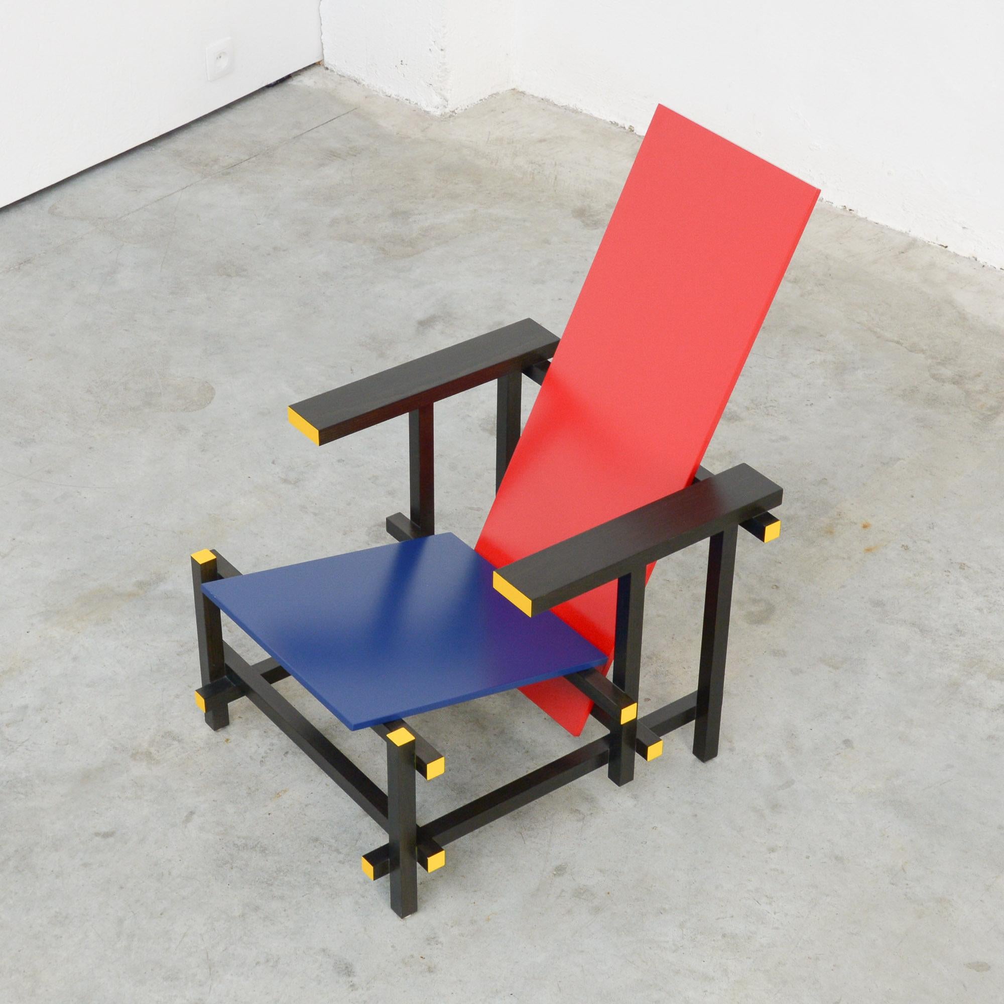 rietveld red and blue chair