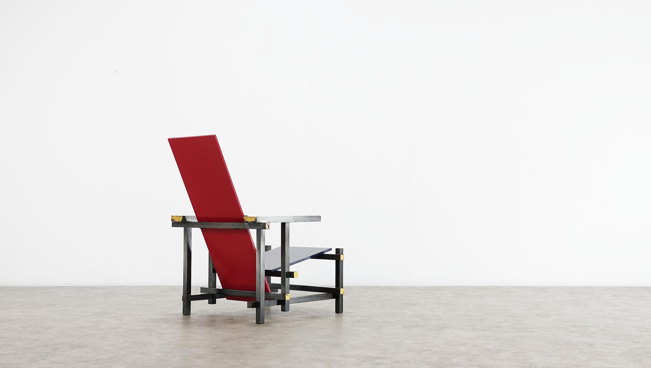 Chaise rouge et bleue de Gerrit Rietveld pour Cassina n° 213 6