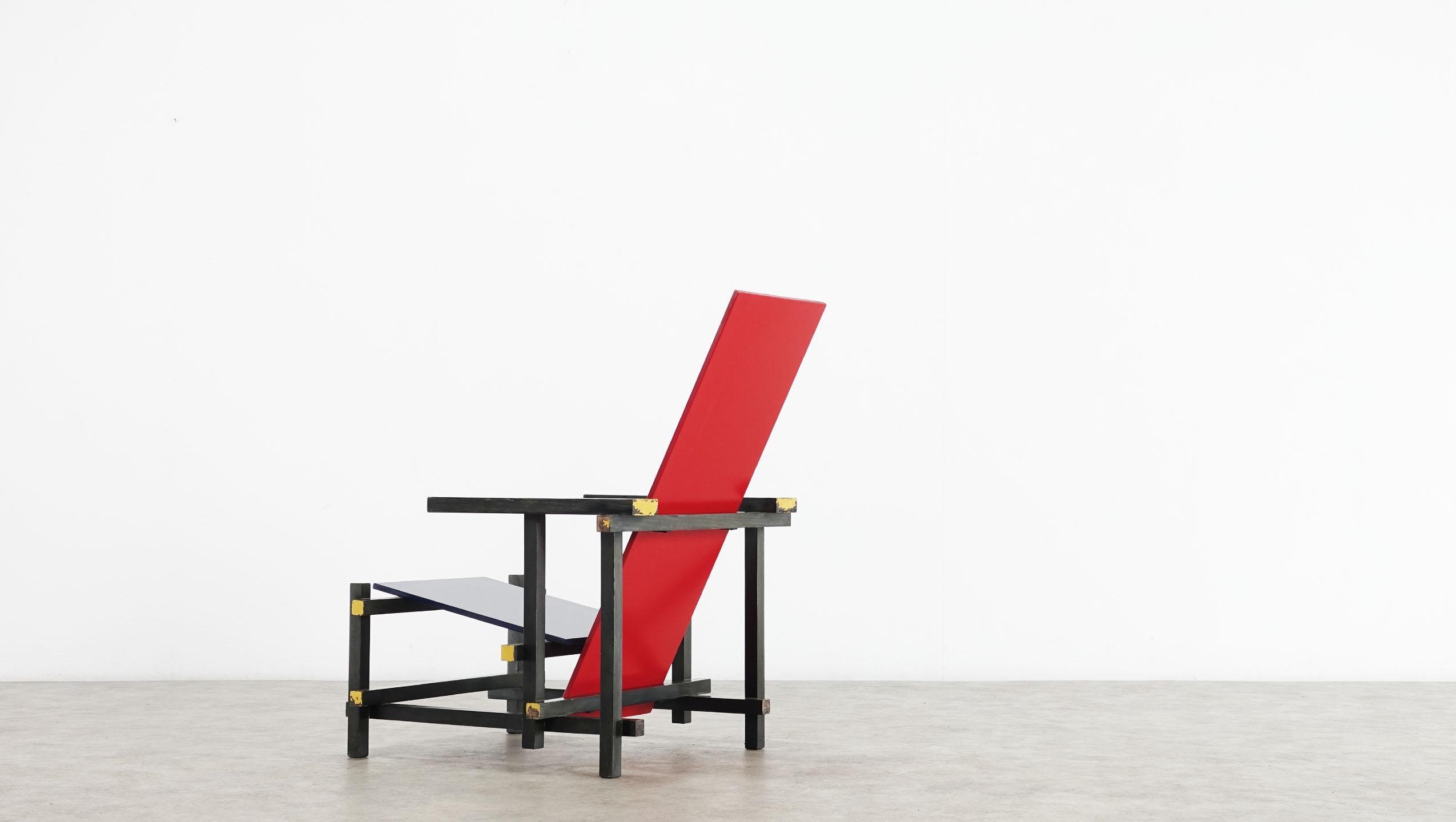 Chaise rouge et bleue de Gerrit Rietveld pour Cassina n° 213 1