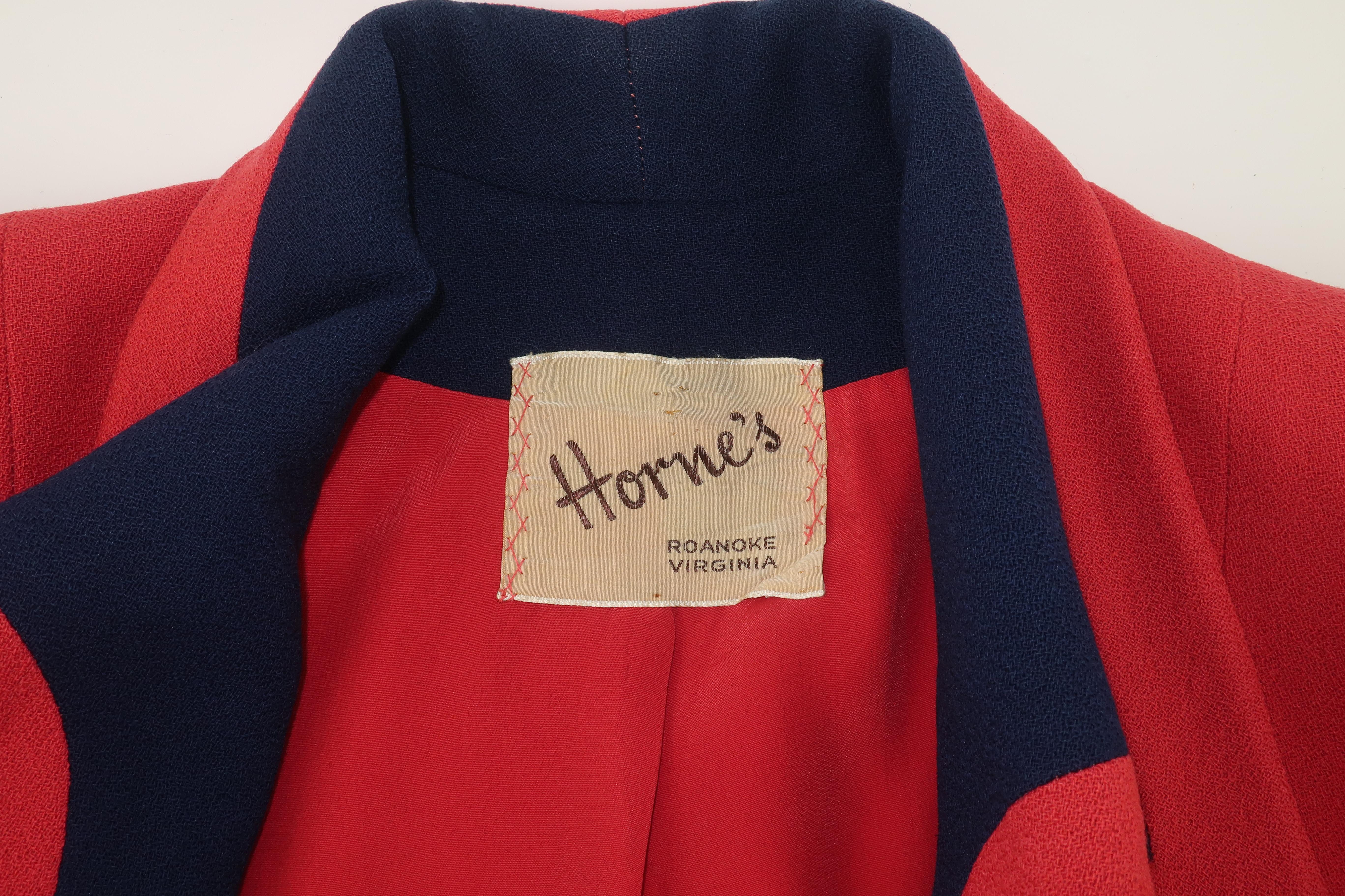Tailleur jupe en crêpe rouge et bleu avec veste courte, années 1940 en vente 4