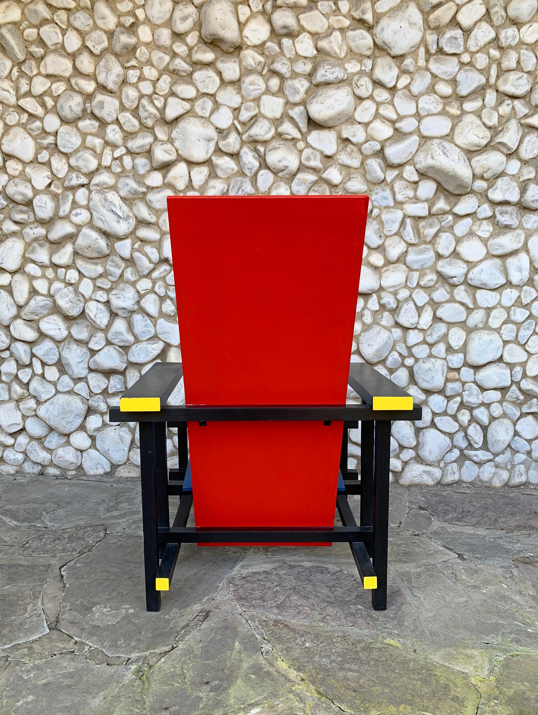 Red & Blue De Stijl Armchair by Gerrit Rietveld, vintage 1970-80s In Good Condition For Sale In Vorst, BE