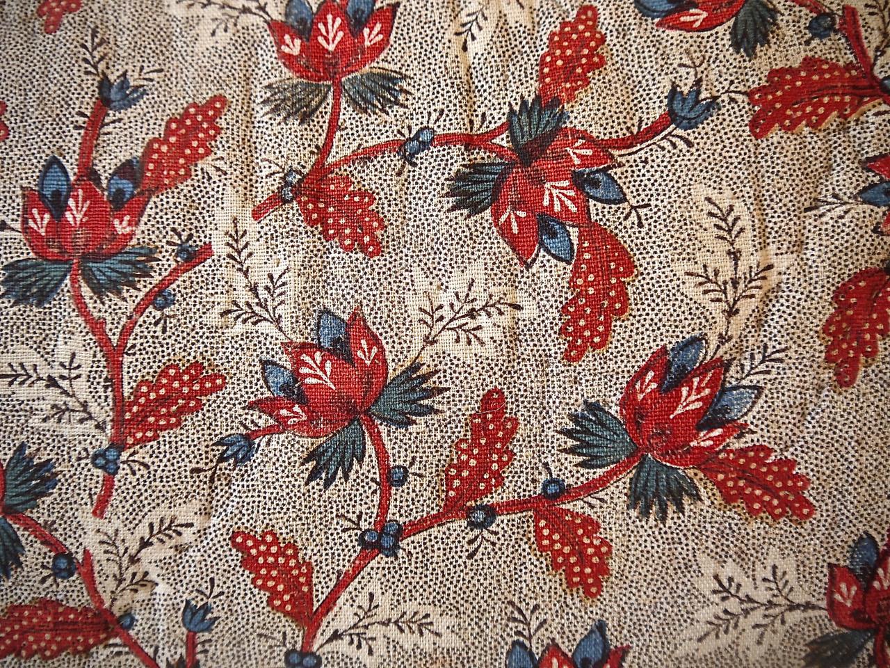 Red Blue Stylised Flowers Pillow with Indigo Tassels French 18th Century Antique In Good Condition In London, GB