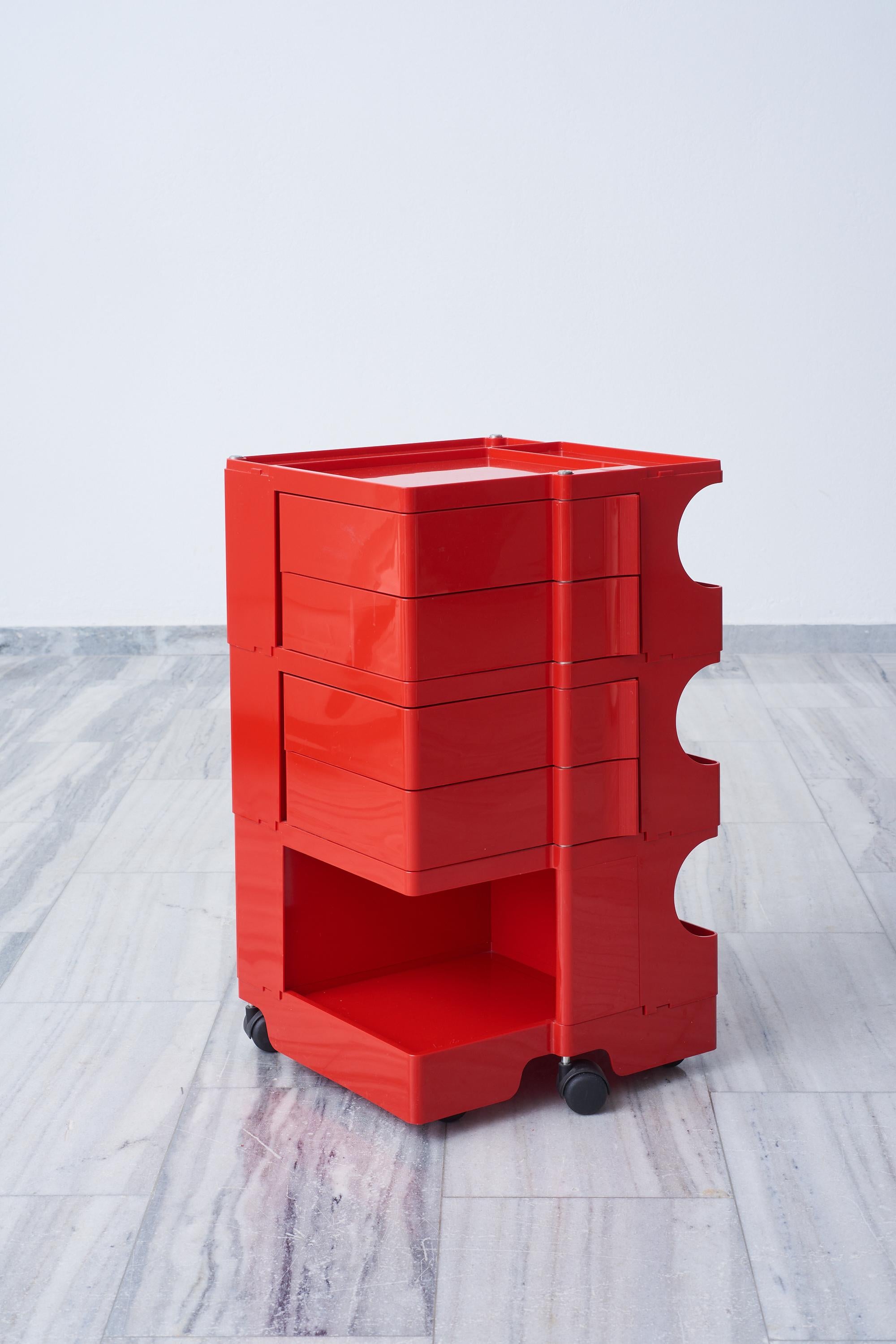 Red Boby Trolley 3.
This portable storage system was designed by Joe Colombo and produced by Bieffeplast in Padova, Italy in 1969.
In Colombo’s vision, people needed efficient living equipment that they could take with them in a society that was