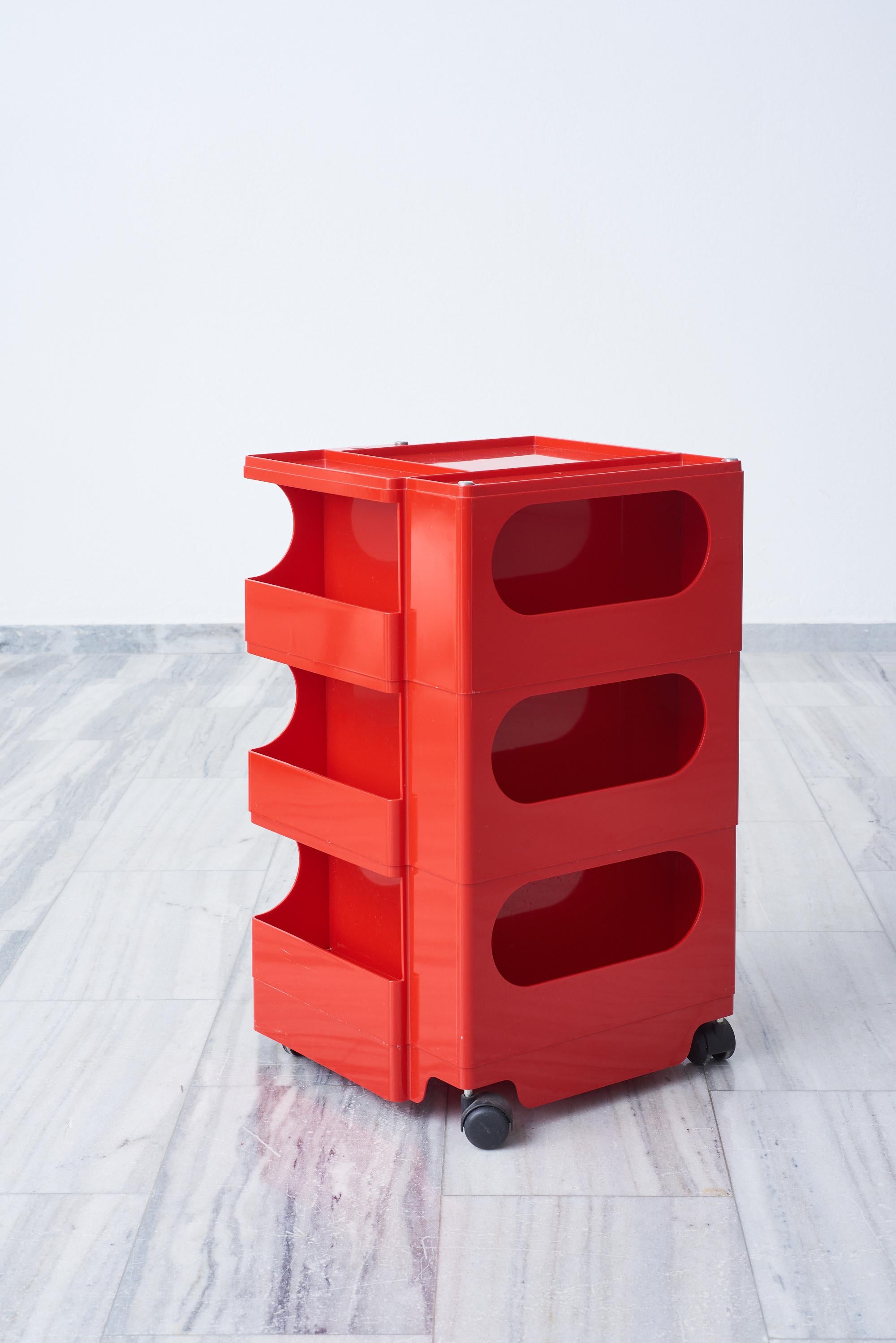 Roter Boby-Rollwagen von Joe Colombo für Bieffeplast im Zustand „Gut“ im Angebot in Athens, Attiki