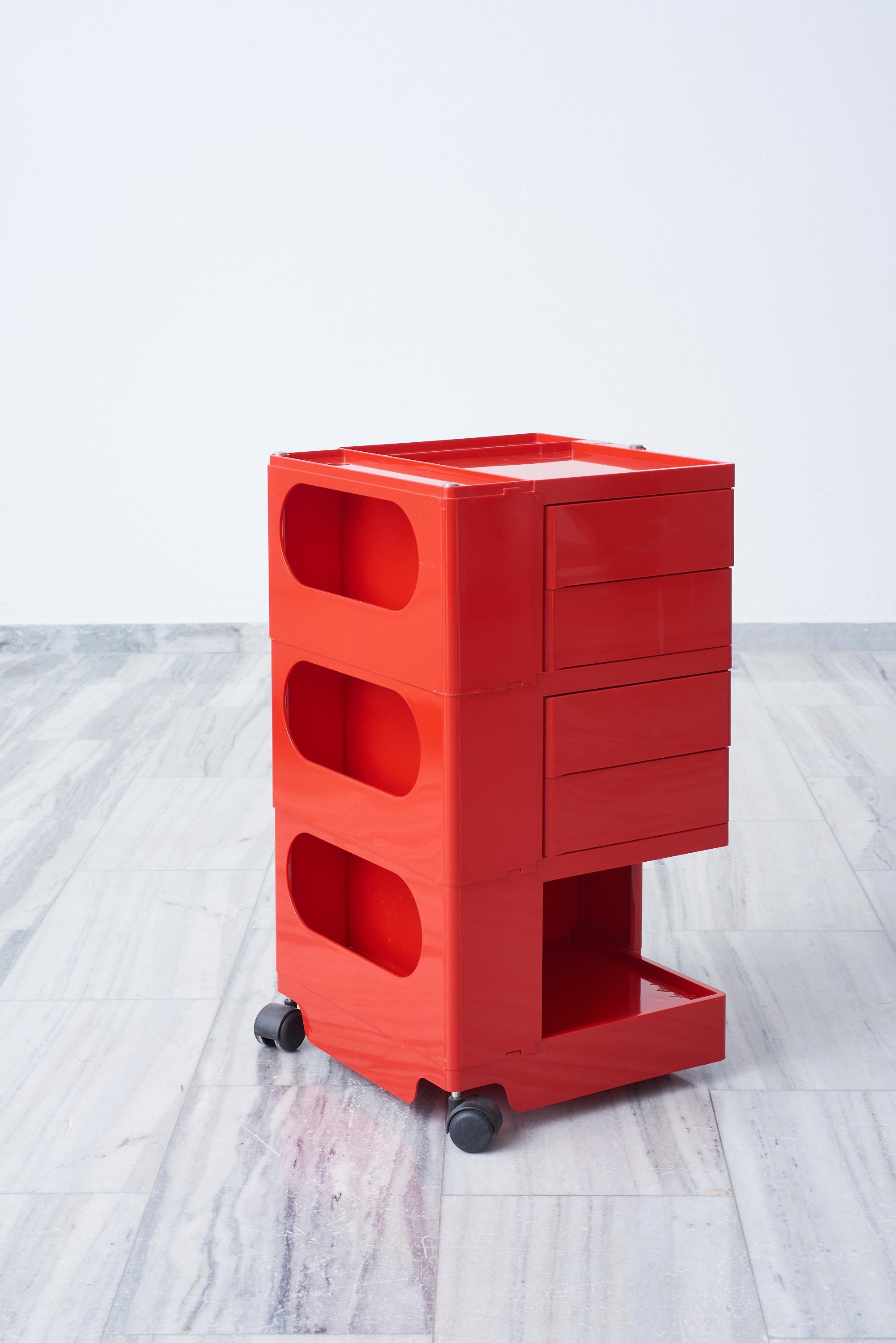 Roter Boby-Rollwagen von Joe Colombo für Bieffeplast (Ende des 20. Jahrhunderts) im Angebot