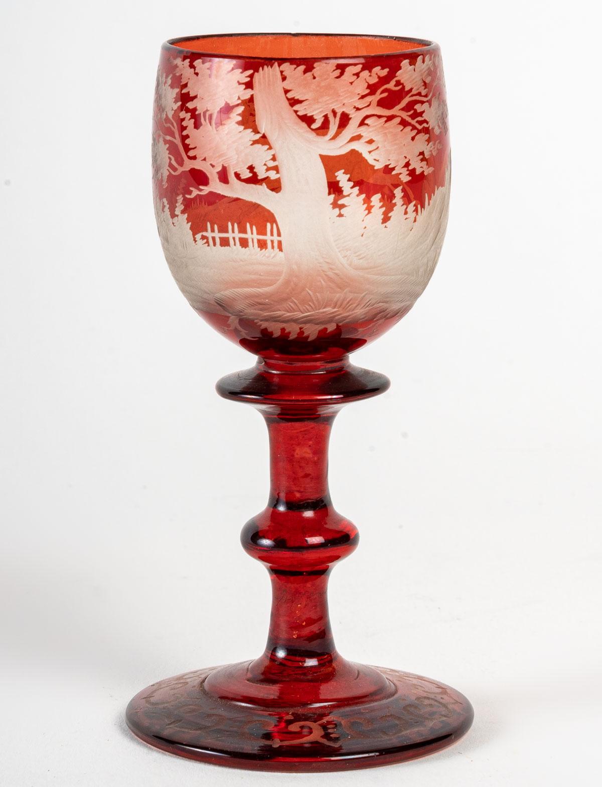 Européen Service en cristal de Bohème rouge, 19e siècle en vente