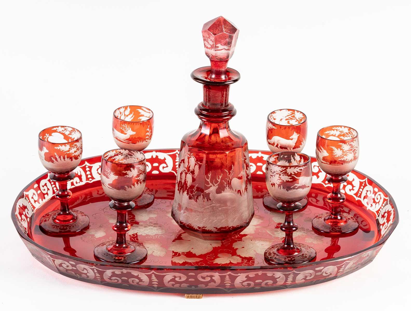 Service en cristal de Bohème rouge, 19e siècle en vente 3