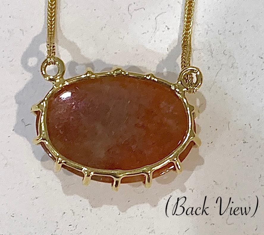 Red-Brown Jadeite Cabochon Pendant on Snake Chain in 18 Karat Yellow Gold 1