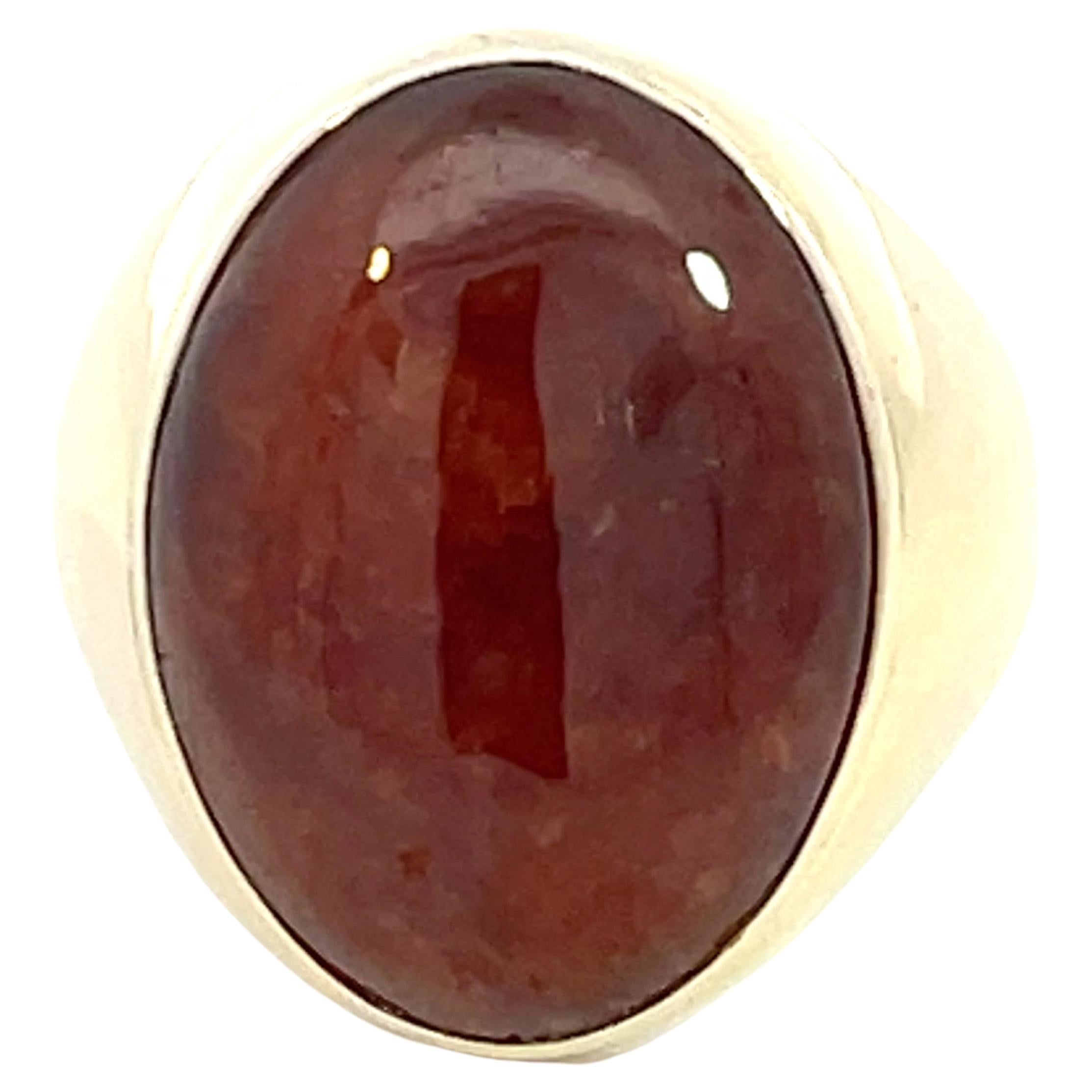 Red Brown Mottled Oval Cabochon Jade Ring in 14k Yellow Gold For Sale
