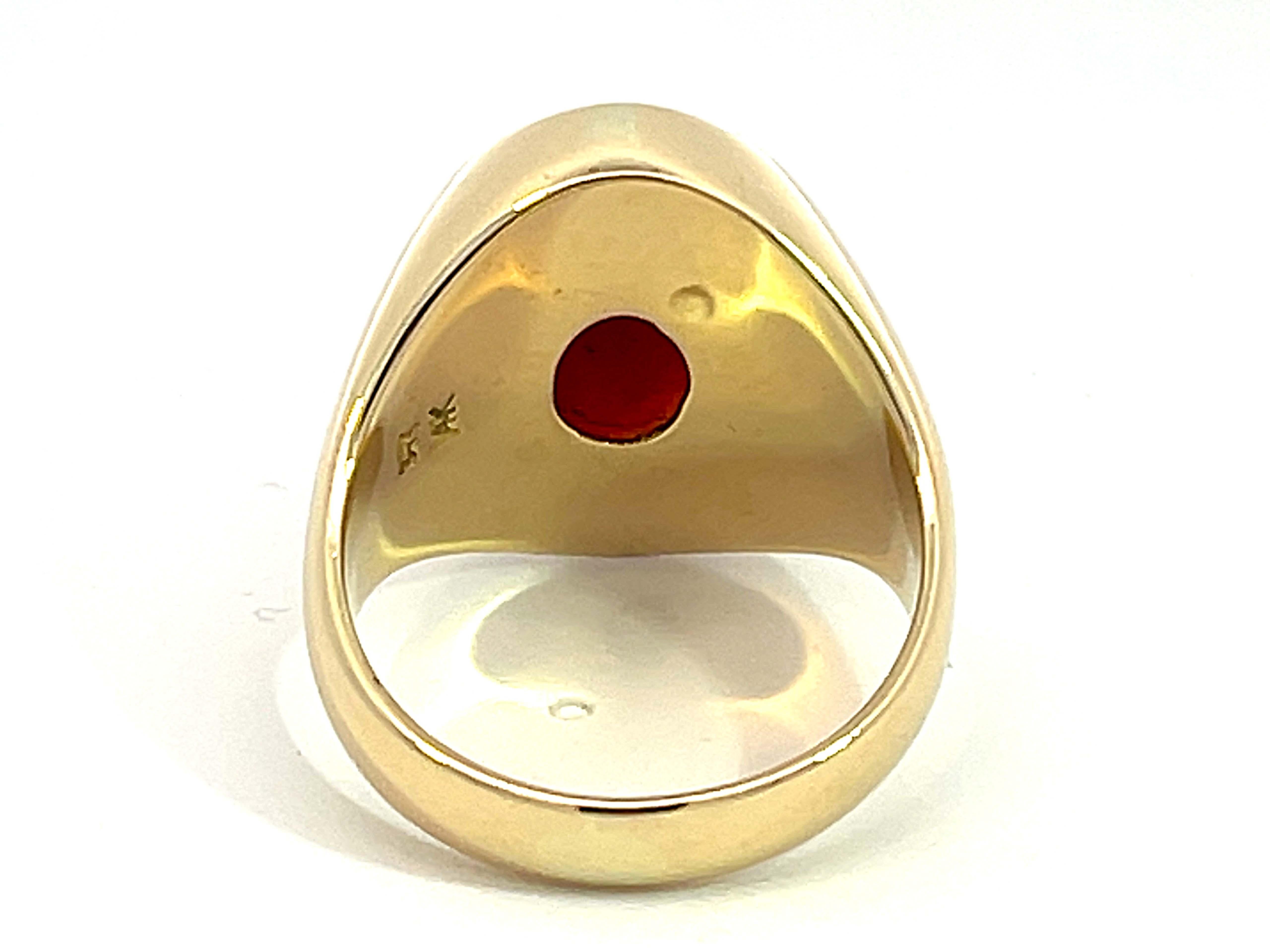 Red Brown Oval Cabochon Jade Ring in 14k Yellow Gold For Sale 2