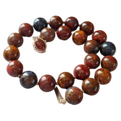 Collana di pietersite rosso-marrone