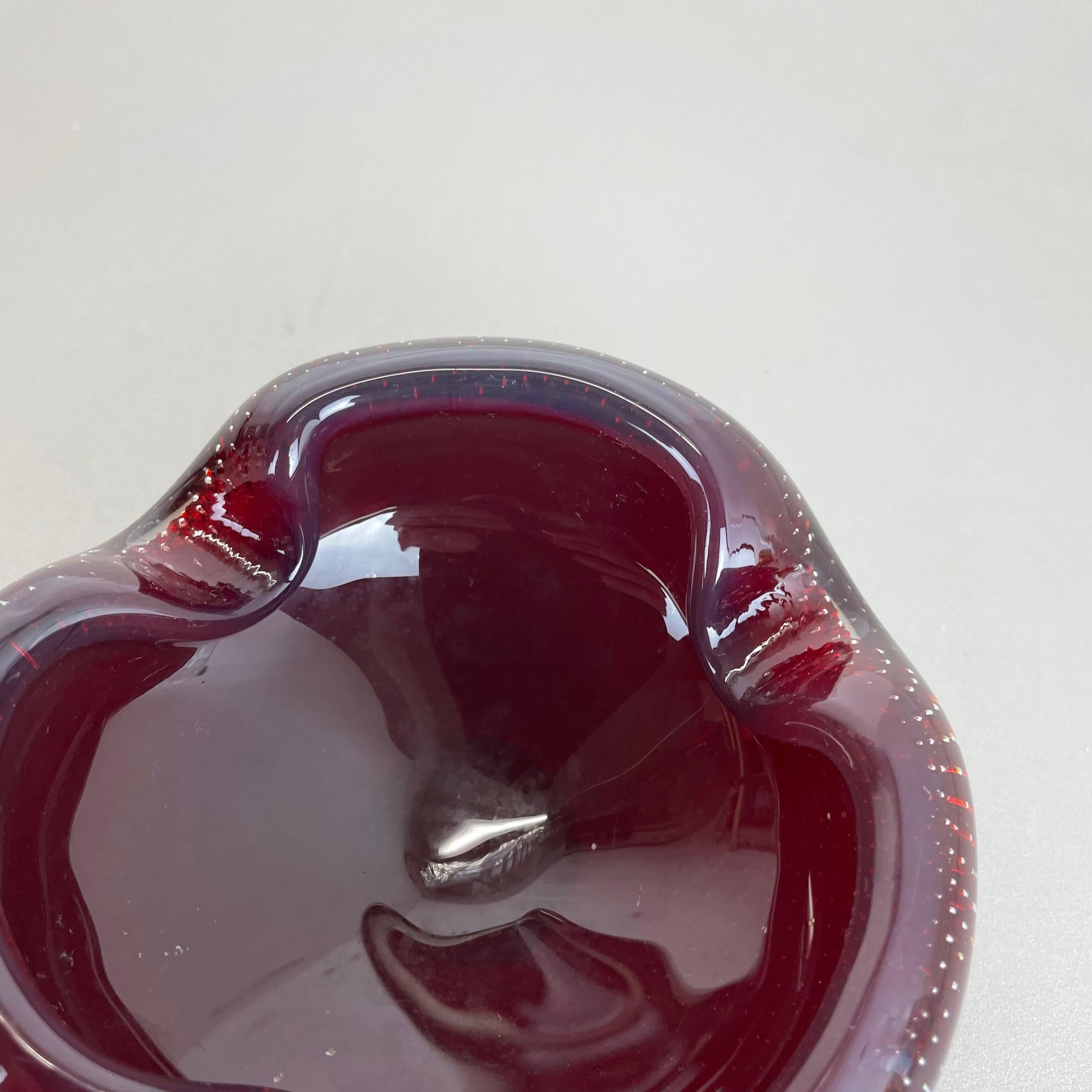 Élément de cendrier en verre de Murano à bulles rouges et coquillages de Venini, Italie, 1970 n° 2 Bon état - En vente à Kirchlengern, DE