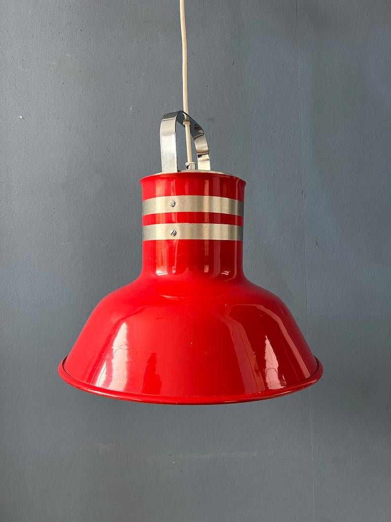 Lampada a sospensione rossa 'Bucket' Space Age di Ateljé Lyktan, anni '70 In condizioni buone in vendita a ROTTERDAM, ZH