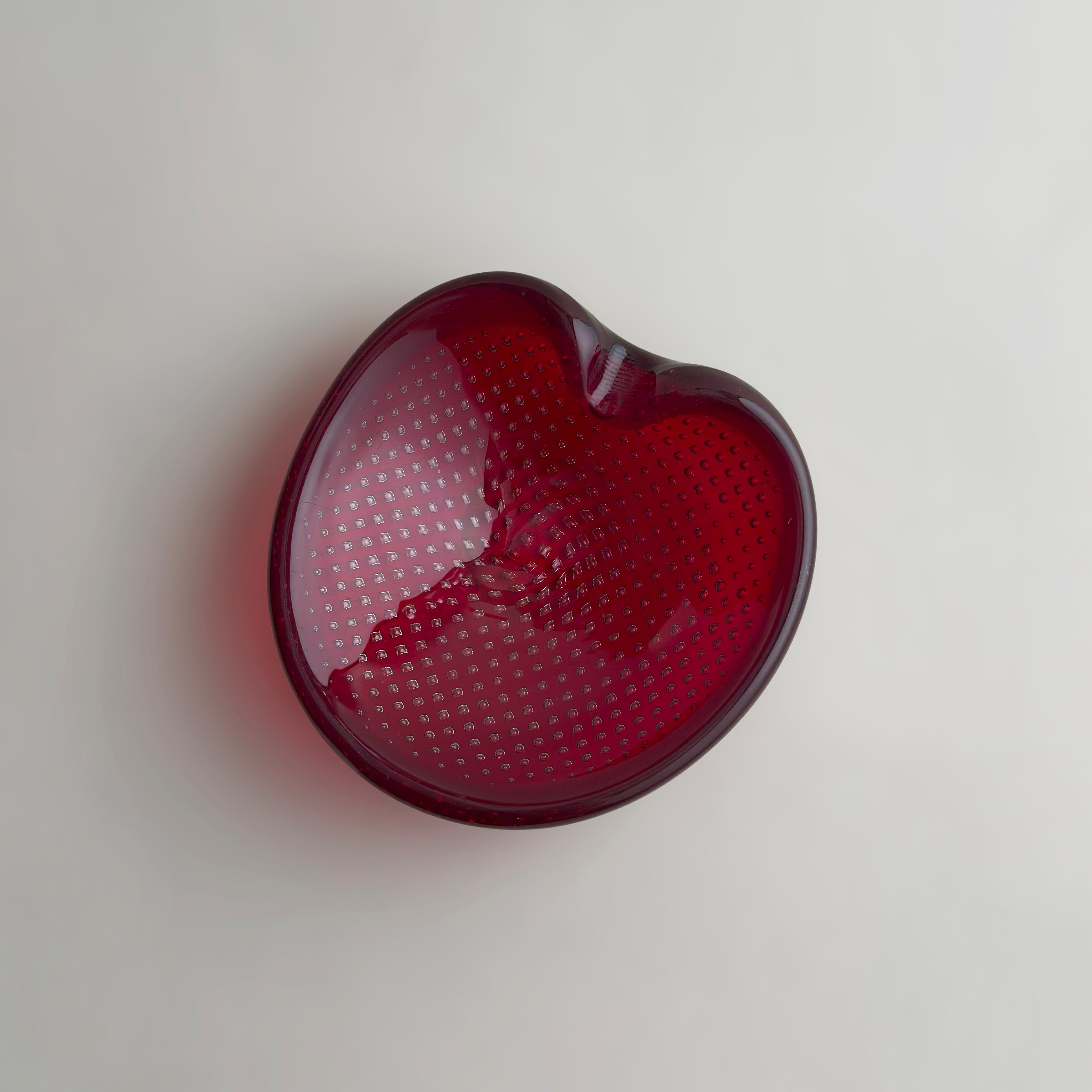 Red Bullicante Murano Glass Ashtray by Archimede Seguso, 1960s In Good Condition For Sale In Glasgow, GB