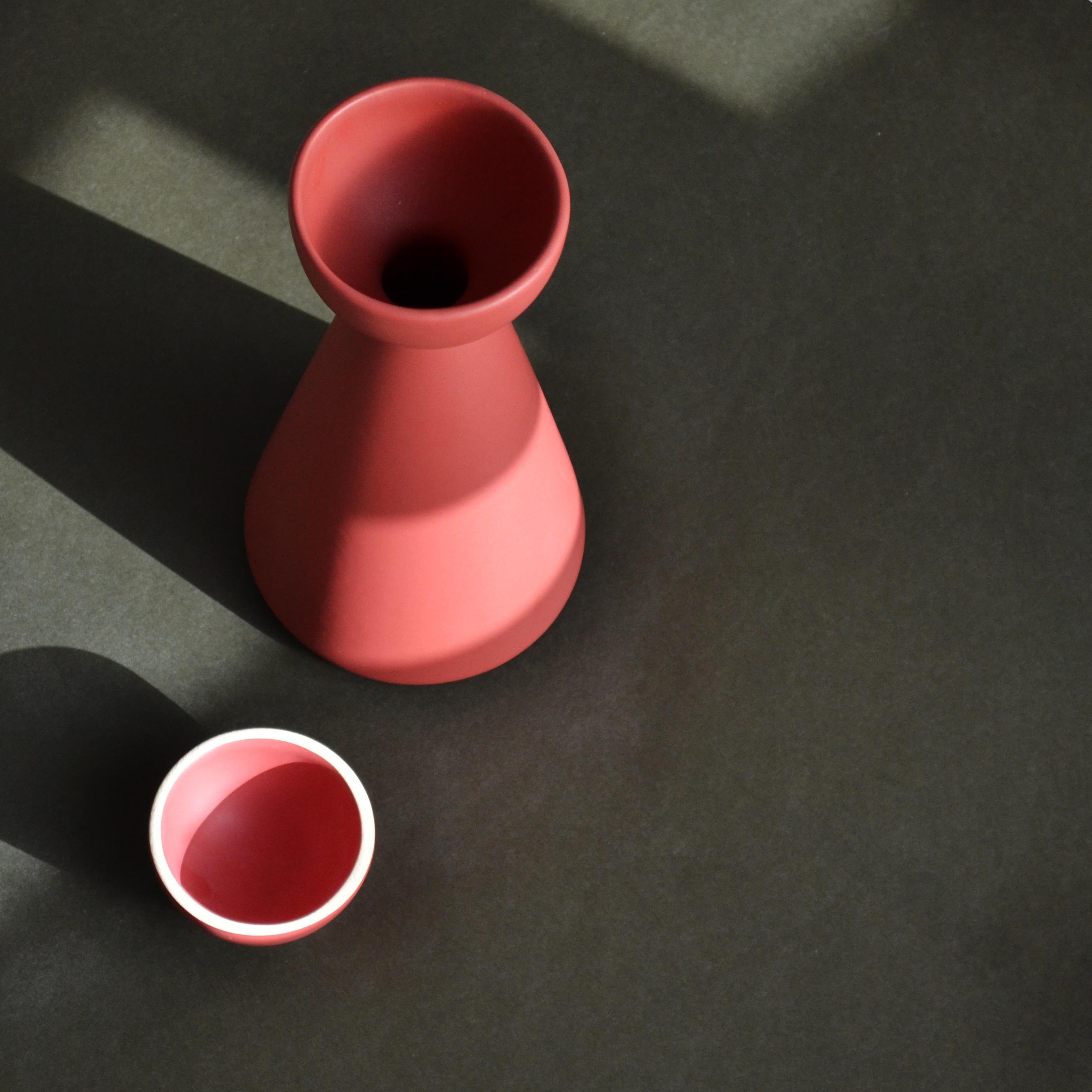 RED Karaffe Contemporary inspiriert von traditionellen Krügen für Mezcal im Angebot 1