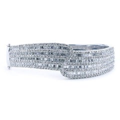 Red Carpet 8 Carats Hinged Diamond Bypass Bangle Bracelet in 14K White Gold
