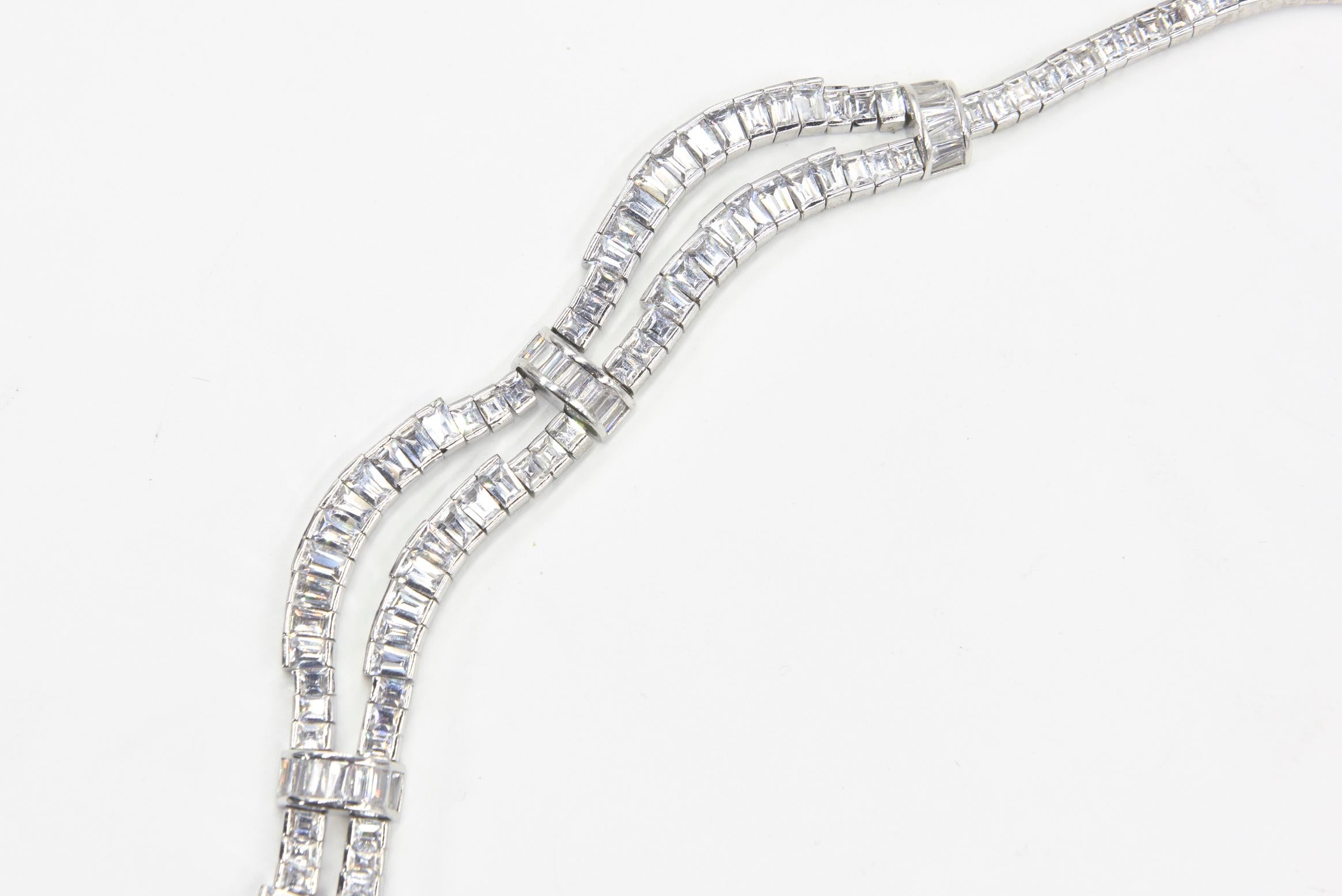 Taglio smeraldo Red Carpet Drape Collana in argento Sterling CZ taglio smeraldo con dichiarazione o collana da sposa in vendita