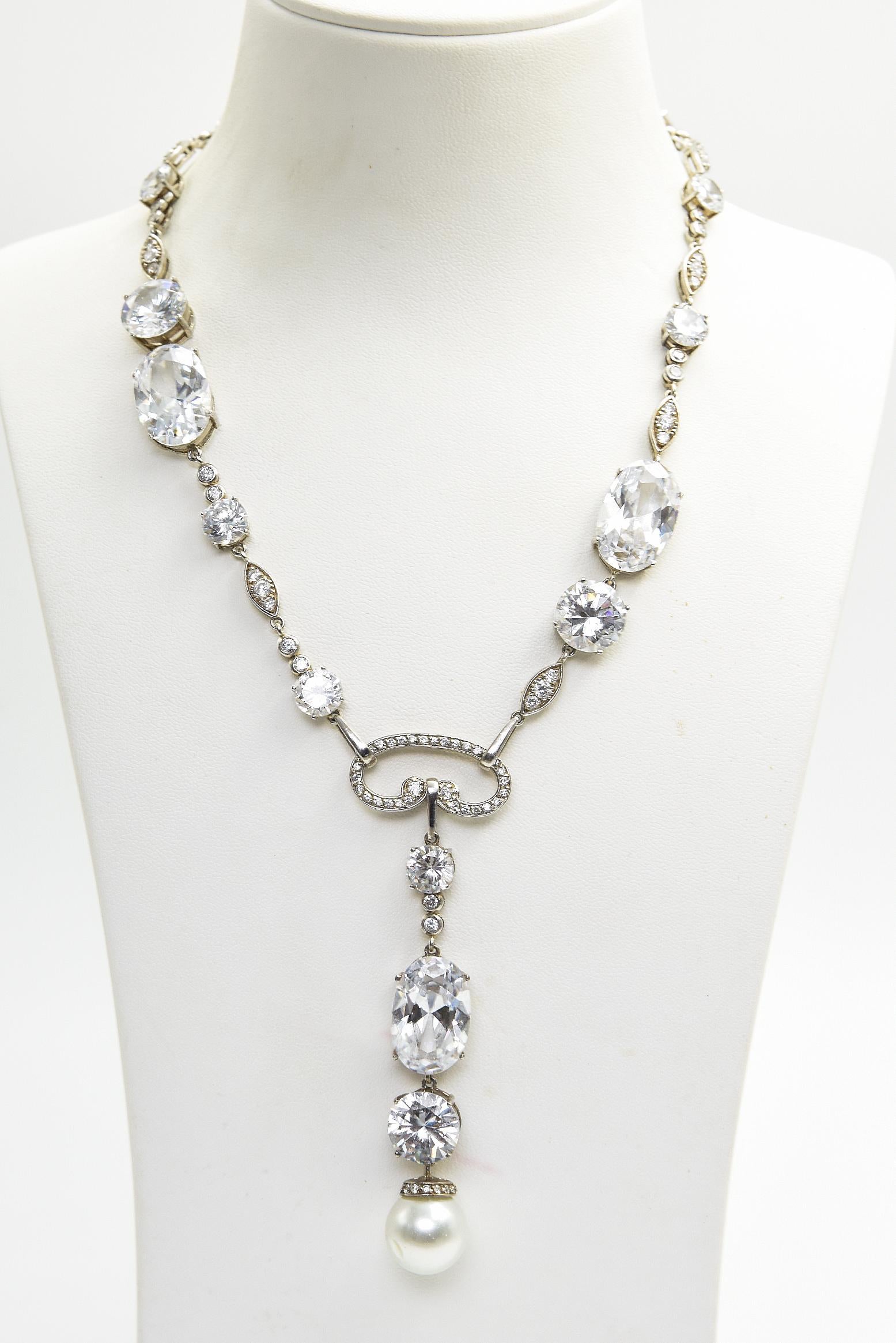 decolletage necklace