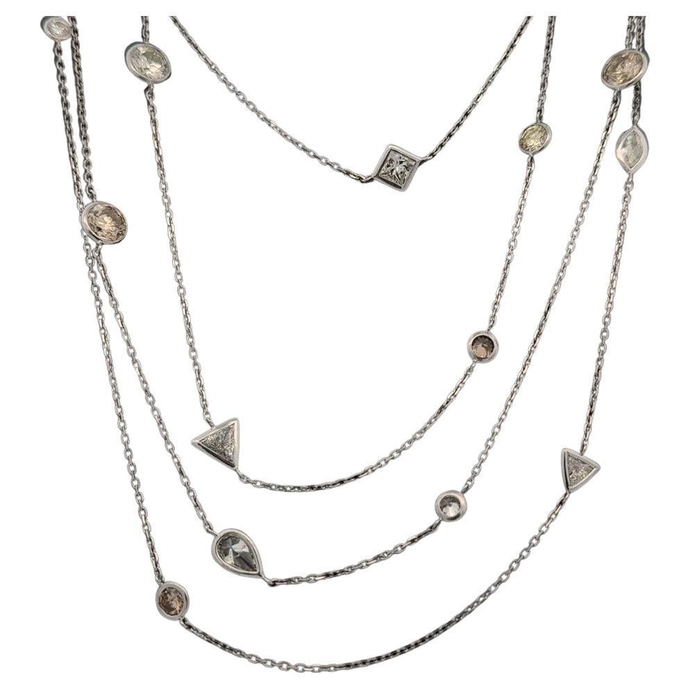Collier en or Red Carpet composé de diamants ronds et de forme fantaisie de taille aléatoire By The Yard en vente