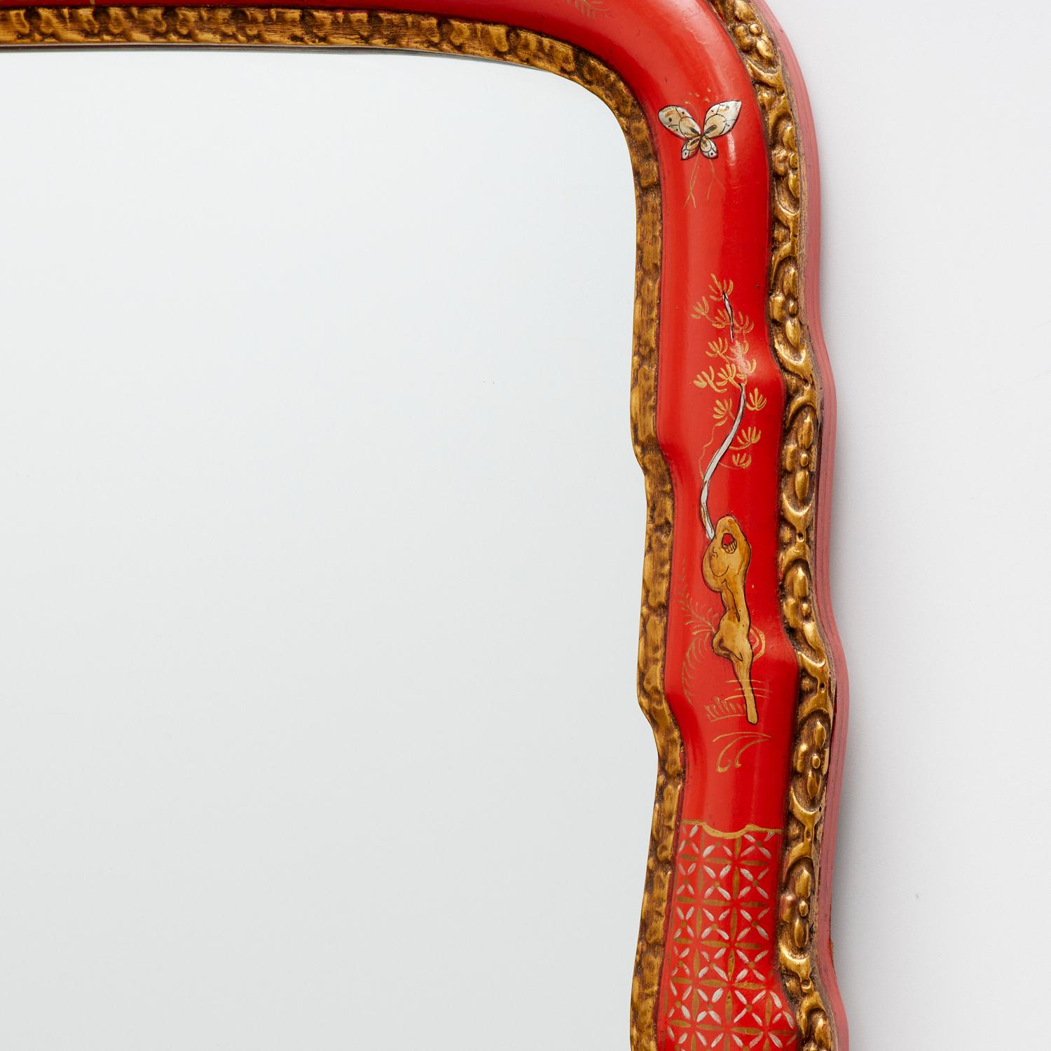 Red Carvers' Guild Queen Anne Style Hand Gilded and Painted Chinoiserie Mirror  In Good Condition In Morristown, NJ