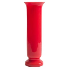 Jarrón de columna de vidrio estuchado rojo, Empoli, Italia, hacia la década de 1970