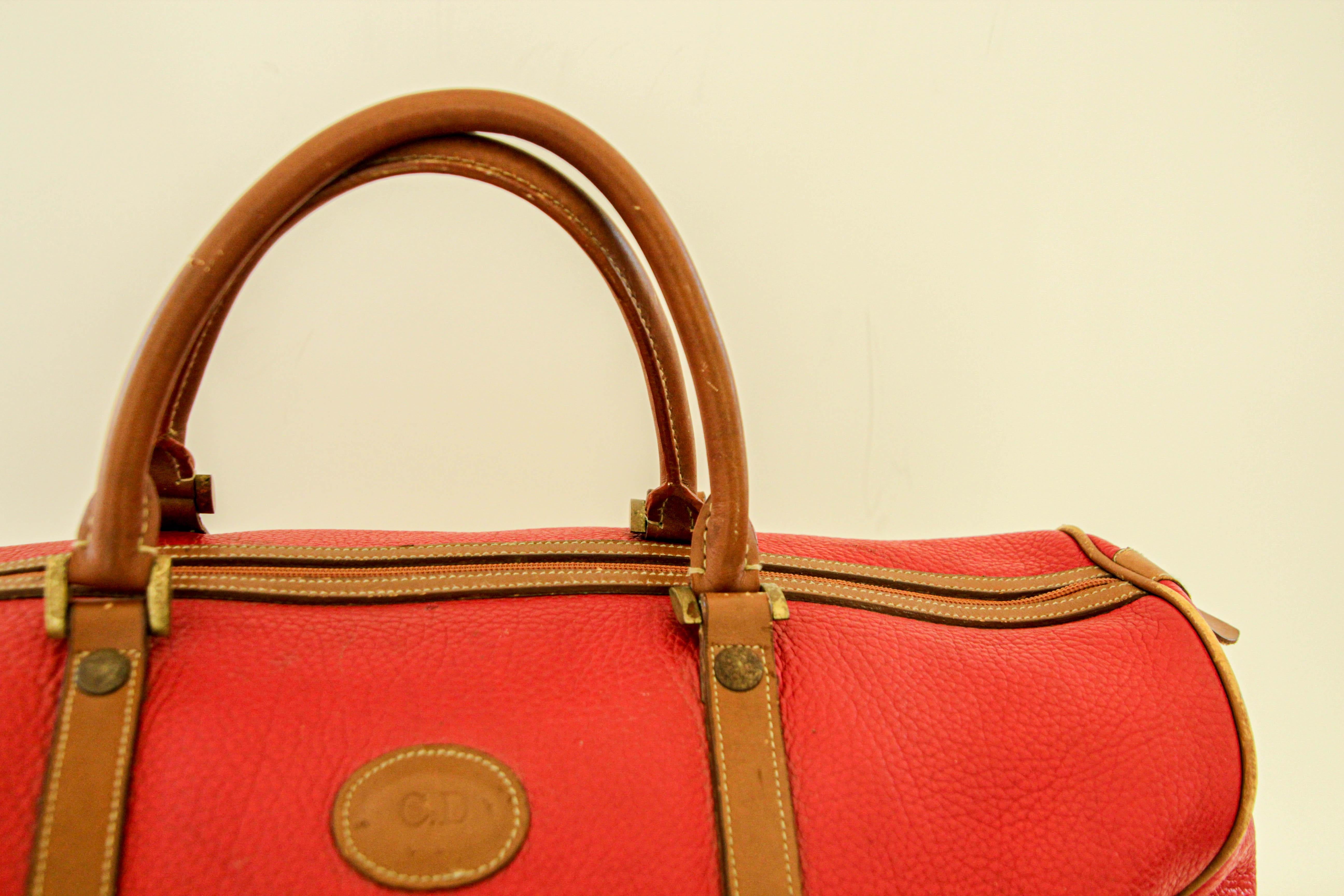 Red Caviar Vintage Leather Duffle Boston Bag In Good Condition For Sale In North Hollywood, CA