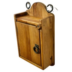 Red Cedar Key Cupboard   A  good Sturdy Schlüsselschrank mit 10 Schlüsselhaken im Inneren, t