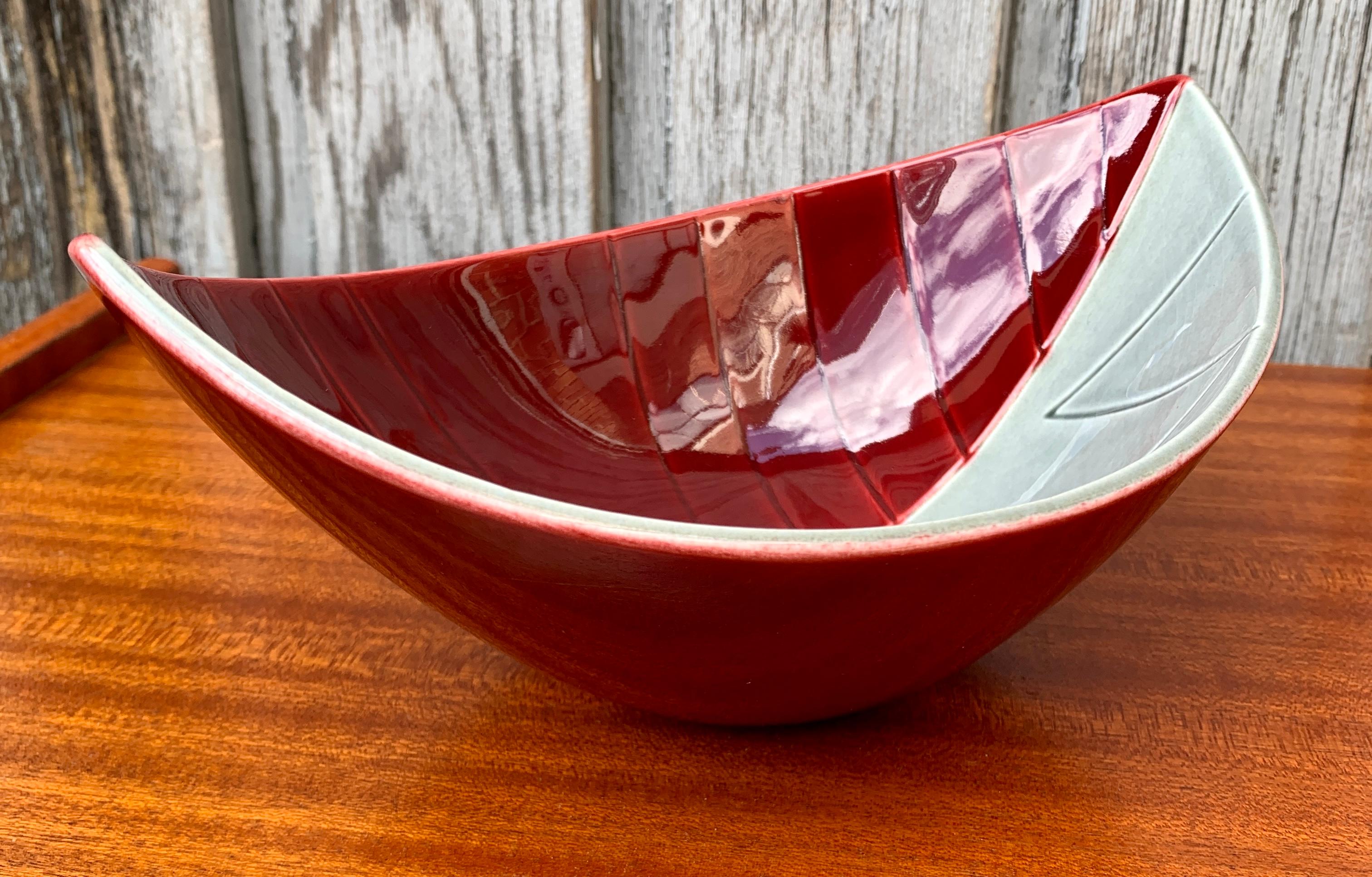 Red Ceramic California Bowl by Stålhane for Rörstran, Sweden Mid-Century Modern  For Sale 4