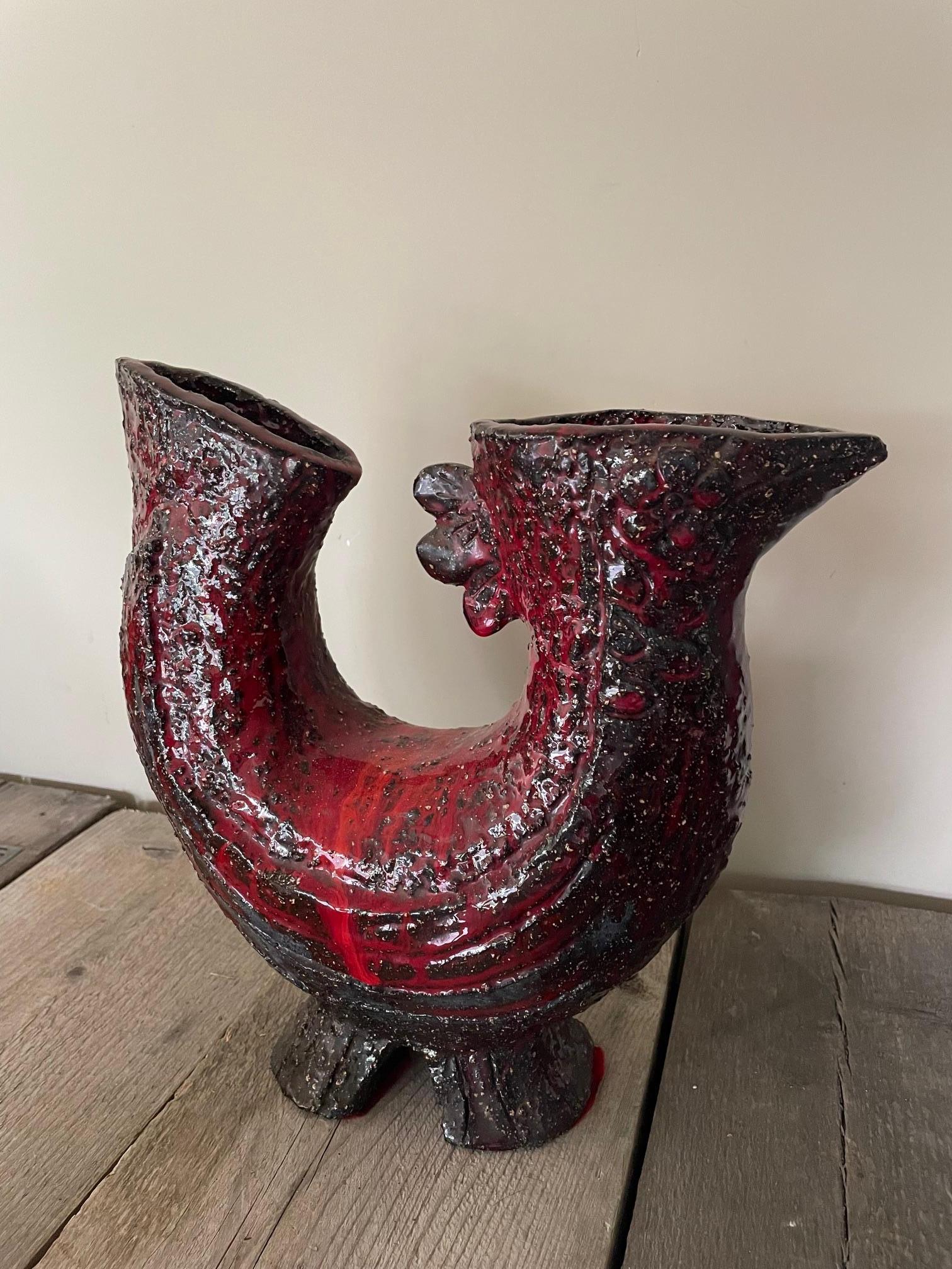 Brutalisme Coq en céramique rouge en vente