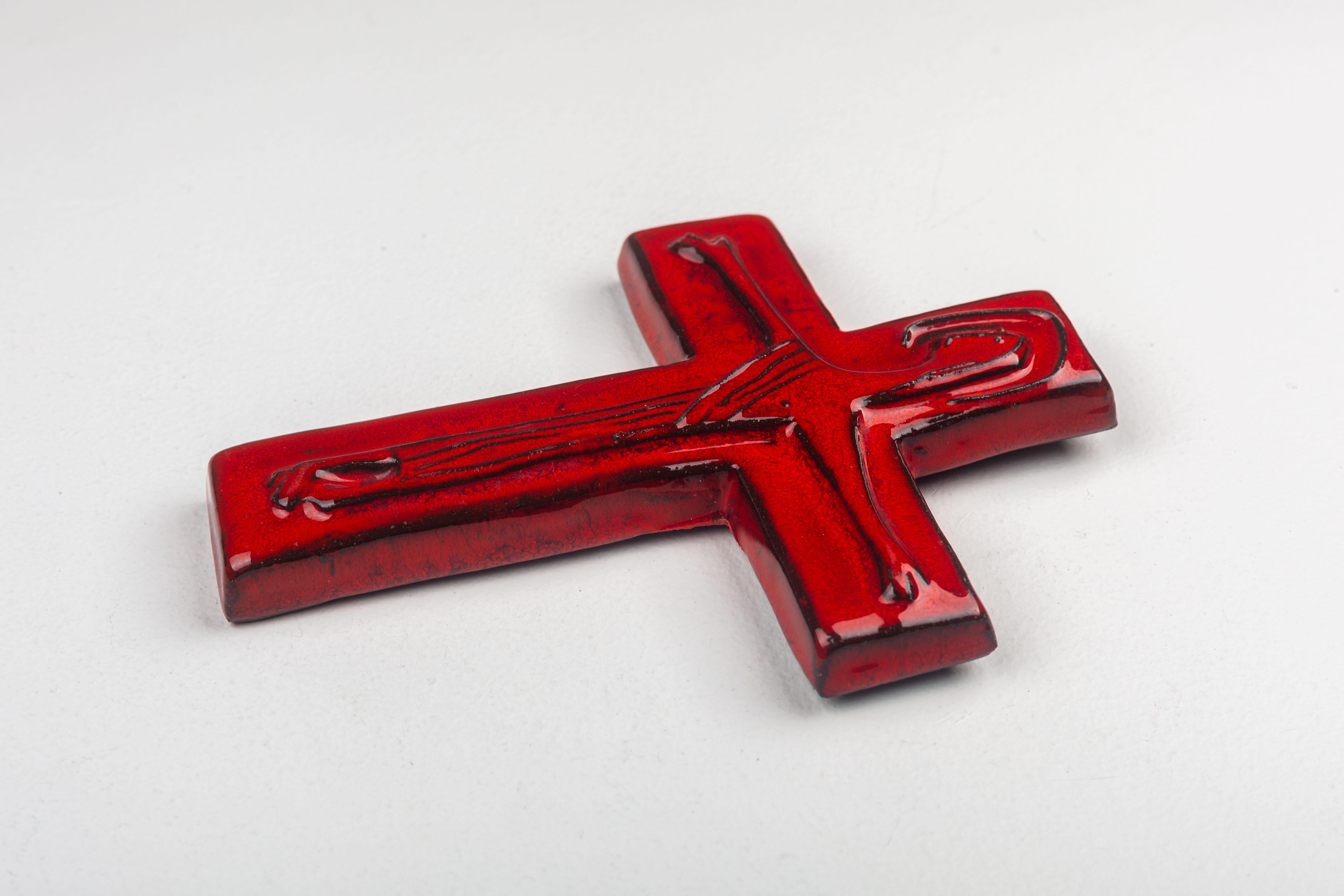 Mid-20th Century Red Ceramic Cross with Christ Figure, a Modernist Northern European Collectible For Sale