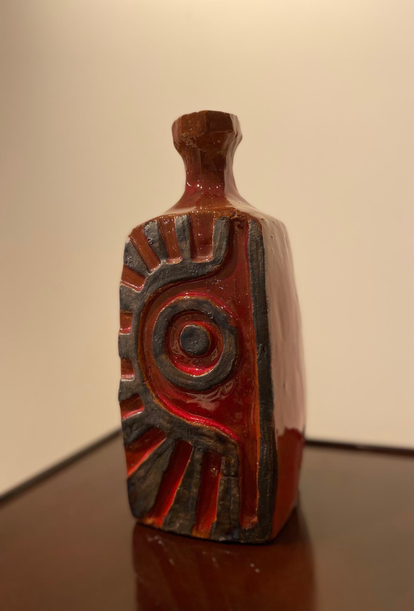 Ceramica Vaso in ceramica rossa smaltata di Charles Sucsan in vendita