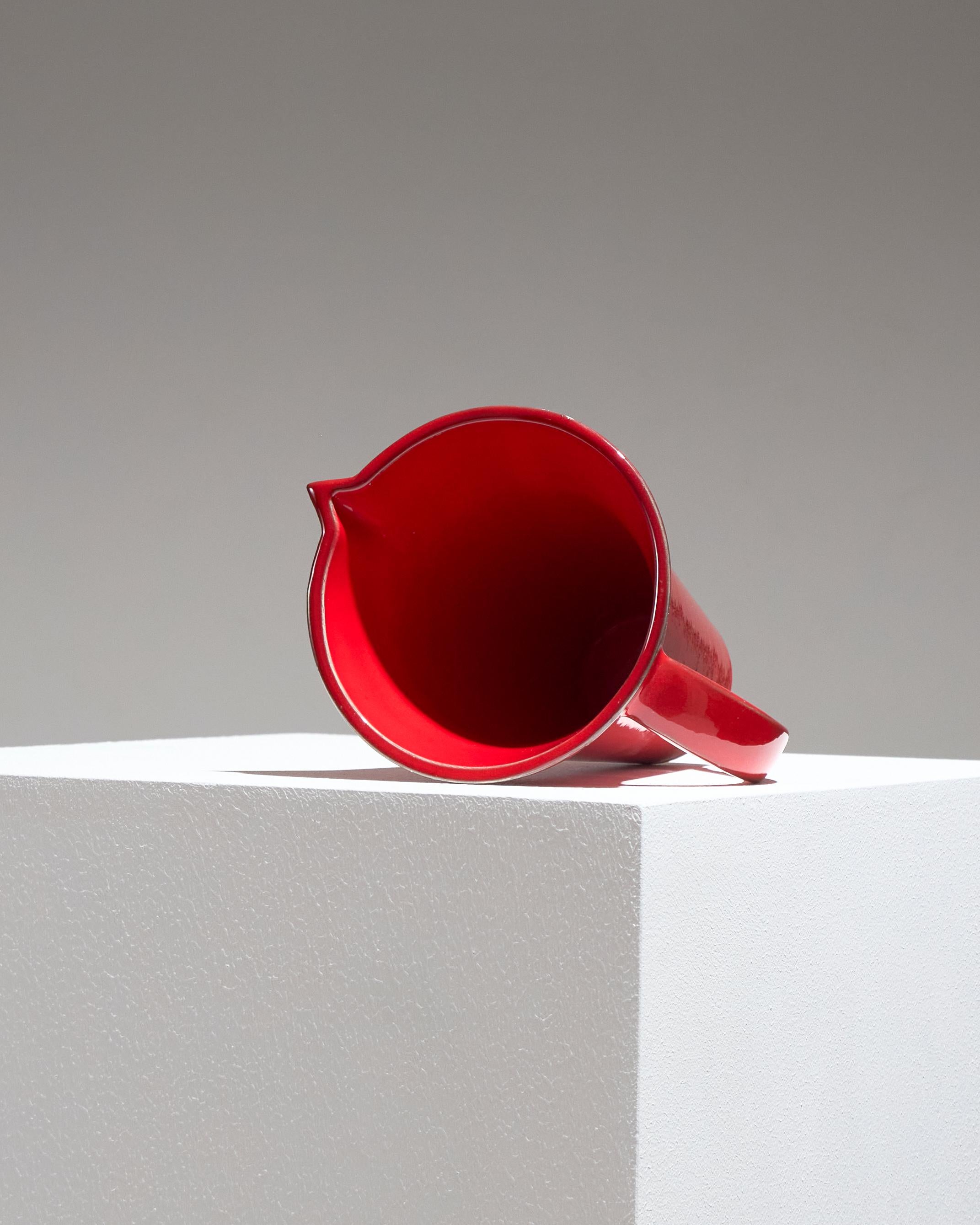 Red Ceramic Pitcher, Olivier Gagnère, Vallauris, 1990s en Bueno estado para la venta en PARIS, FR