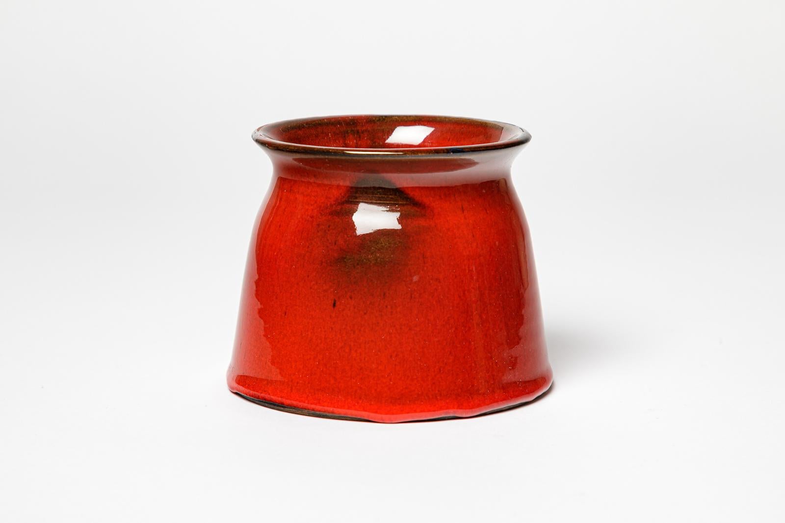 Gerard Hoffmann

Vaso in ceramica rossa di design del XX secolo

Condizioni originali perfette

firmato sotto la base

altezza 10 cm
Grande 13 cm