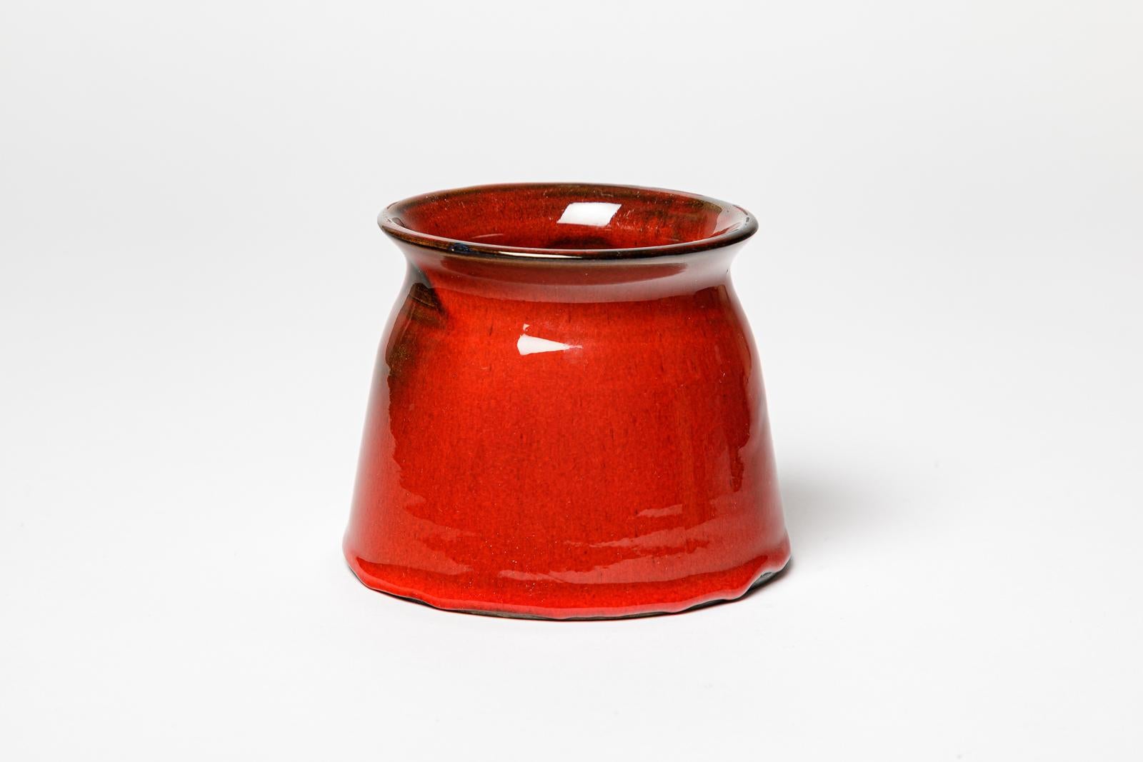 Vaso in ceramica rossa di Gerard Hoffmann design Vallauris 1960 In condizioni ottime in vendita a Neuilly-en- sancerre, FR