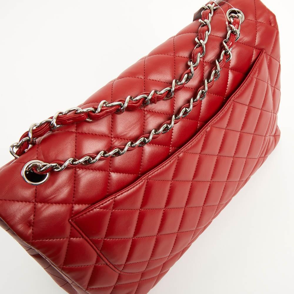 Chanel Jumbo sac à rabat simple rouge en vente 6