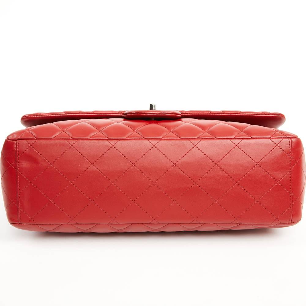 Chanel Jumbo sac à rabat simple rouge en vente 1