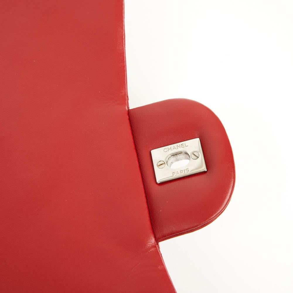 Chanel Jumbo sac à rabat simple rouge en vente 4