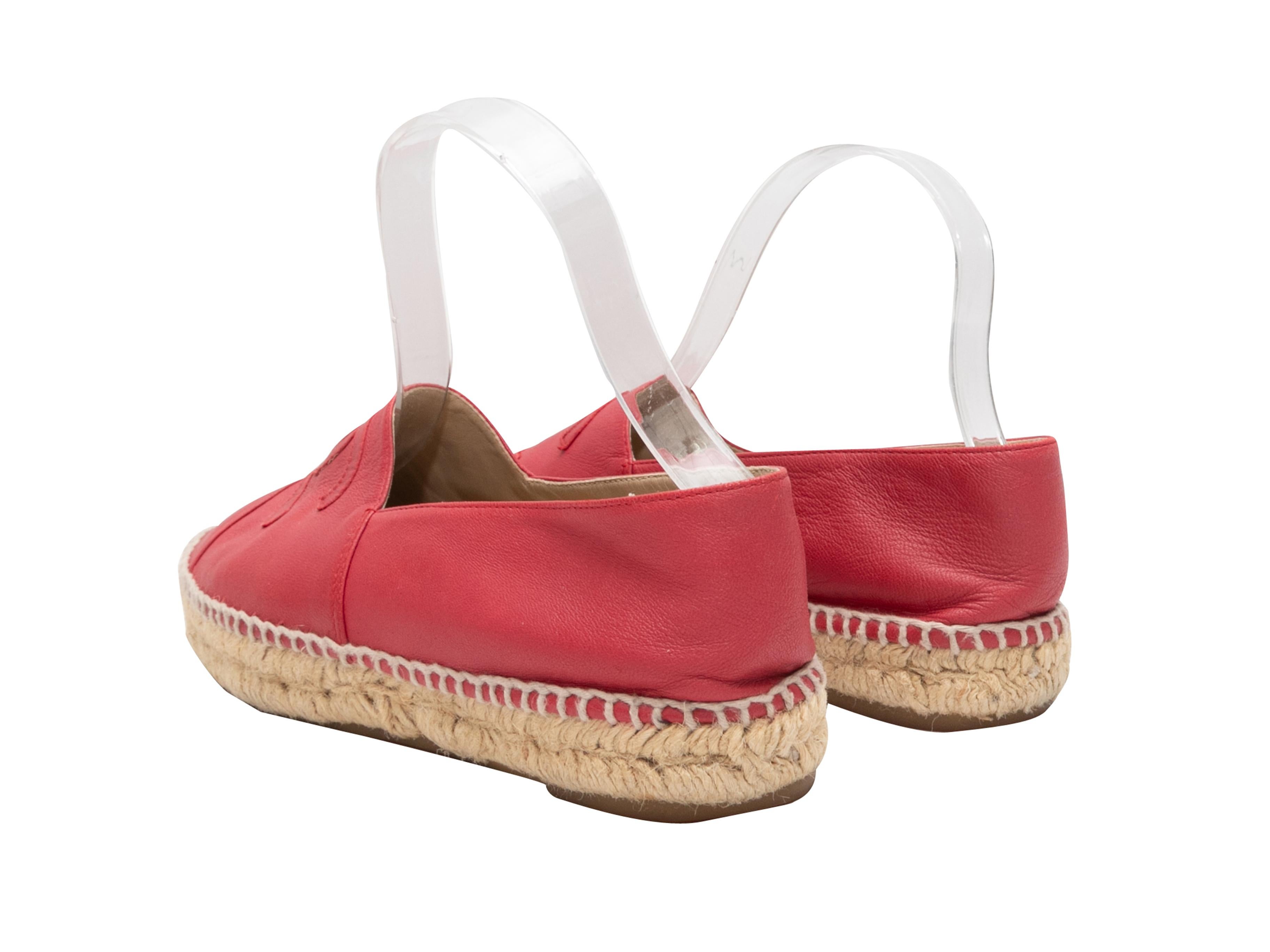 Red Chanel Leather CC Espadrille Flats Size 39 For Sale 1