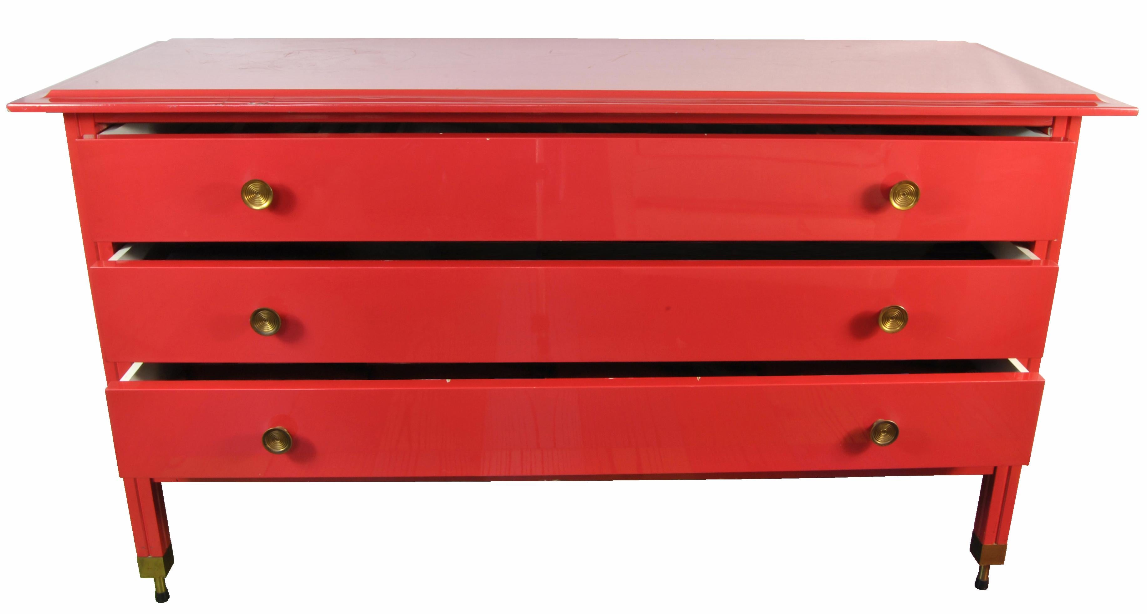Wonderful red chest of drawers designed by Carlo de Carli in lacquered wood with nickel-plated brass details, Sormani production, Italy, 1960.
Bibliography:
- Domus, n. 410, gennaio 1964, p. d/190 
- Domus, n. 425, aprile 1965, p. 53 
- Domus,