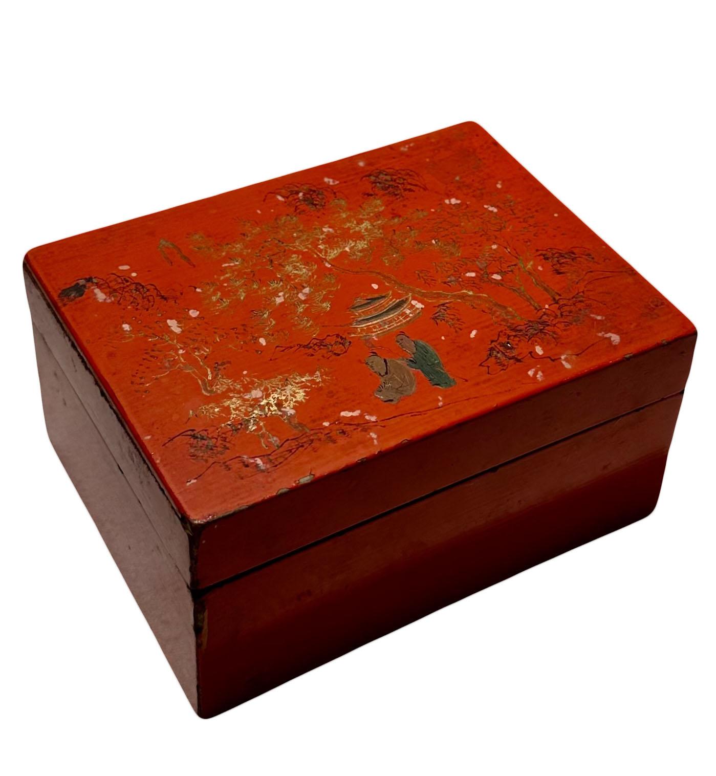 Caja de laca roja con escena de jardín chino en venta 1