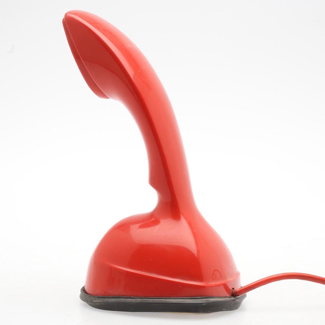 Rotes Cobra-Tischphone, Ericofon von LM Ericsson (Moderne der Mitte des Jahrhunderts) im Angebot