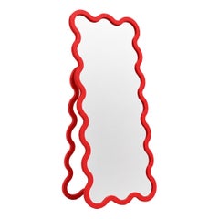 Miroir sur pied sculptural de collection rouge par oitoproducts – Hvyli