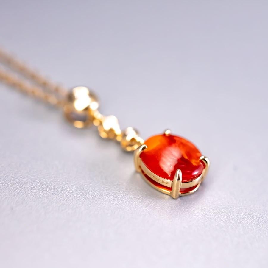 Red Color Mexican Egg Fire Opal Diamond Necklace 18K Yellow Gold In New Condition For Sale In Suwanee, GA