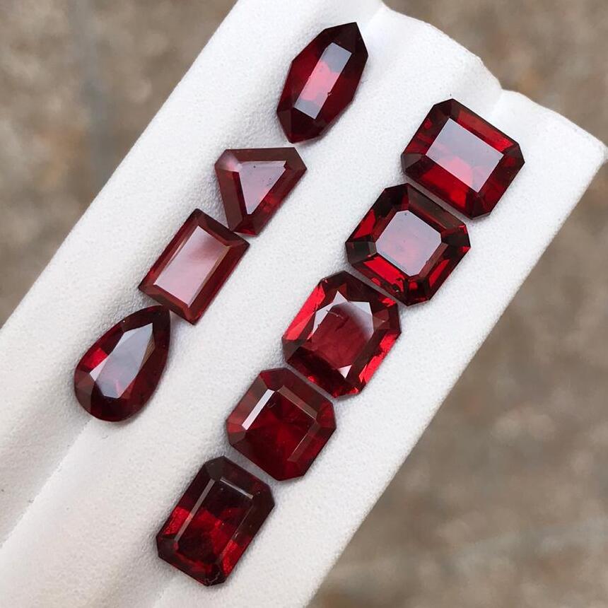 Modern Red Color Multi Shaped Cuts Natural Rhodolite Garnet Lot Multi Size Gemstones For Sale